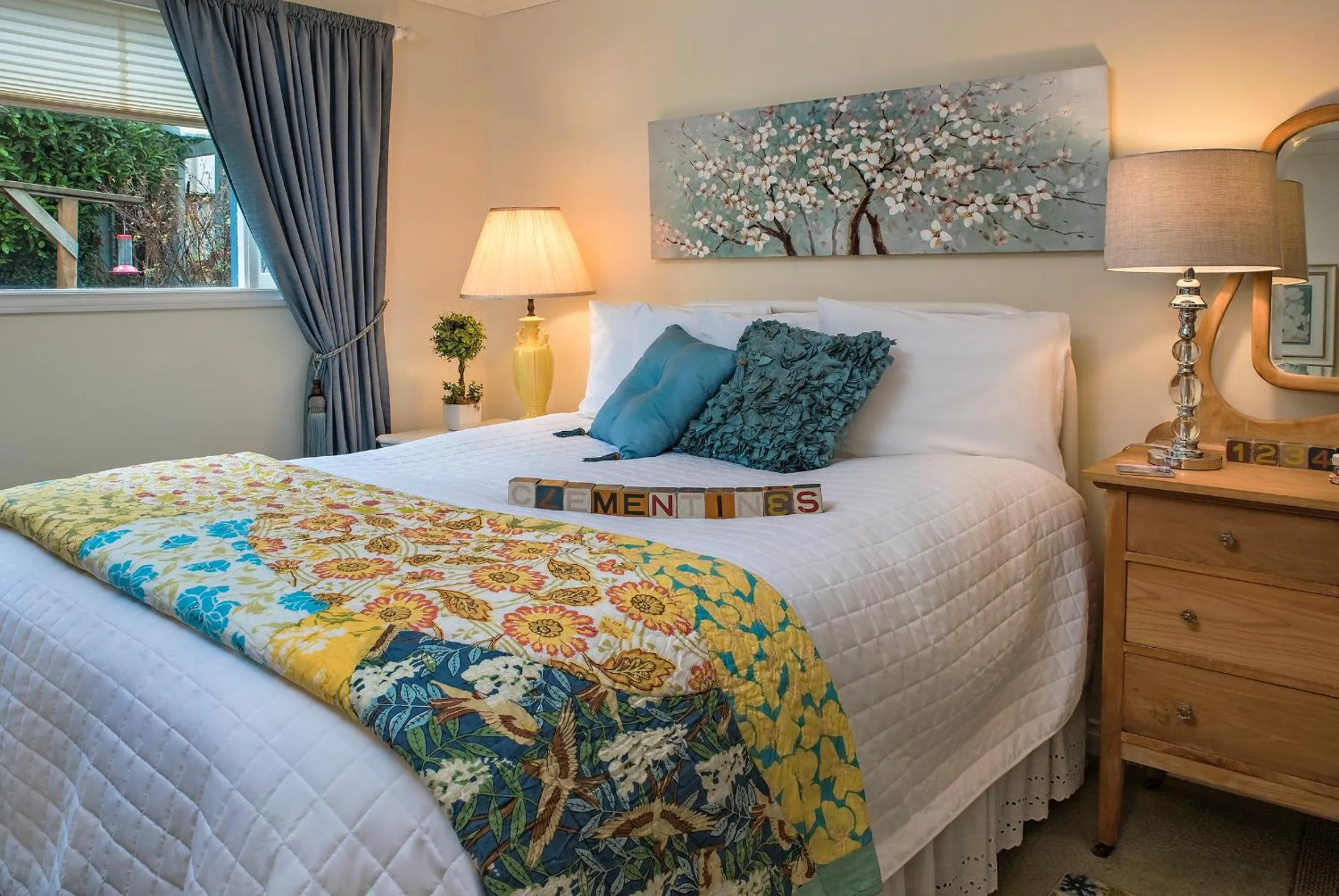 Bed in Clementine's Guest House & Vacation Rentals