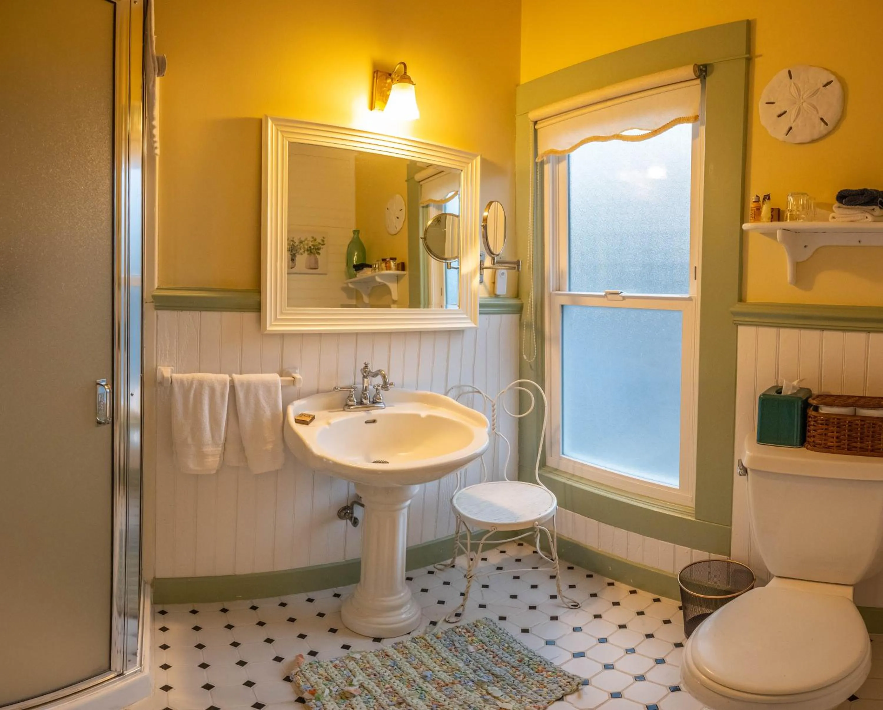 Clementine's Guest House & Vacation Rentals