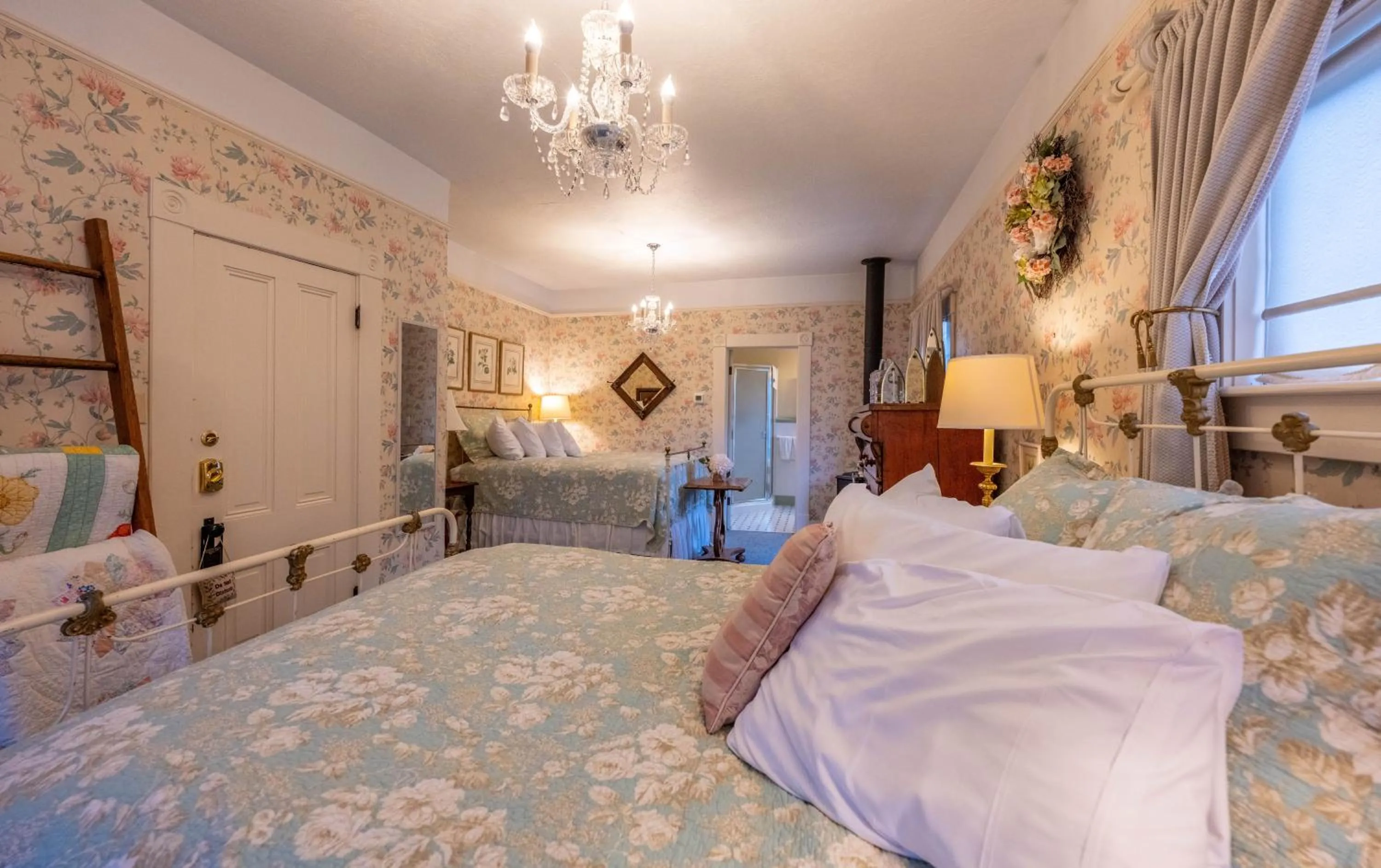 Bed in Clementine's Guest House & Vacation Rentals