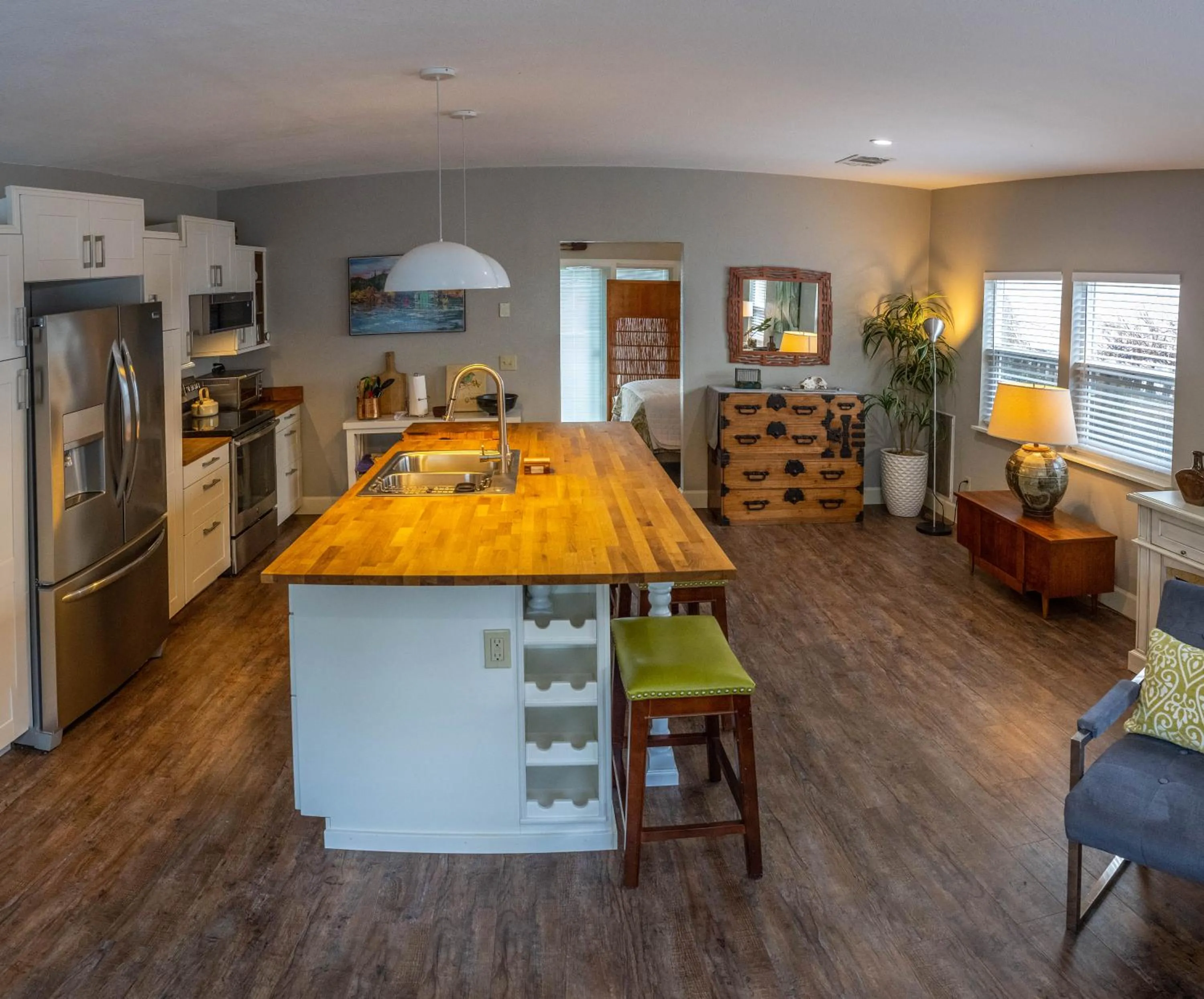 Clementine's Guest House & Vacation Rentals