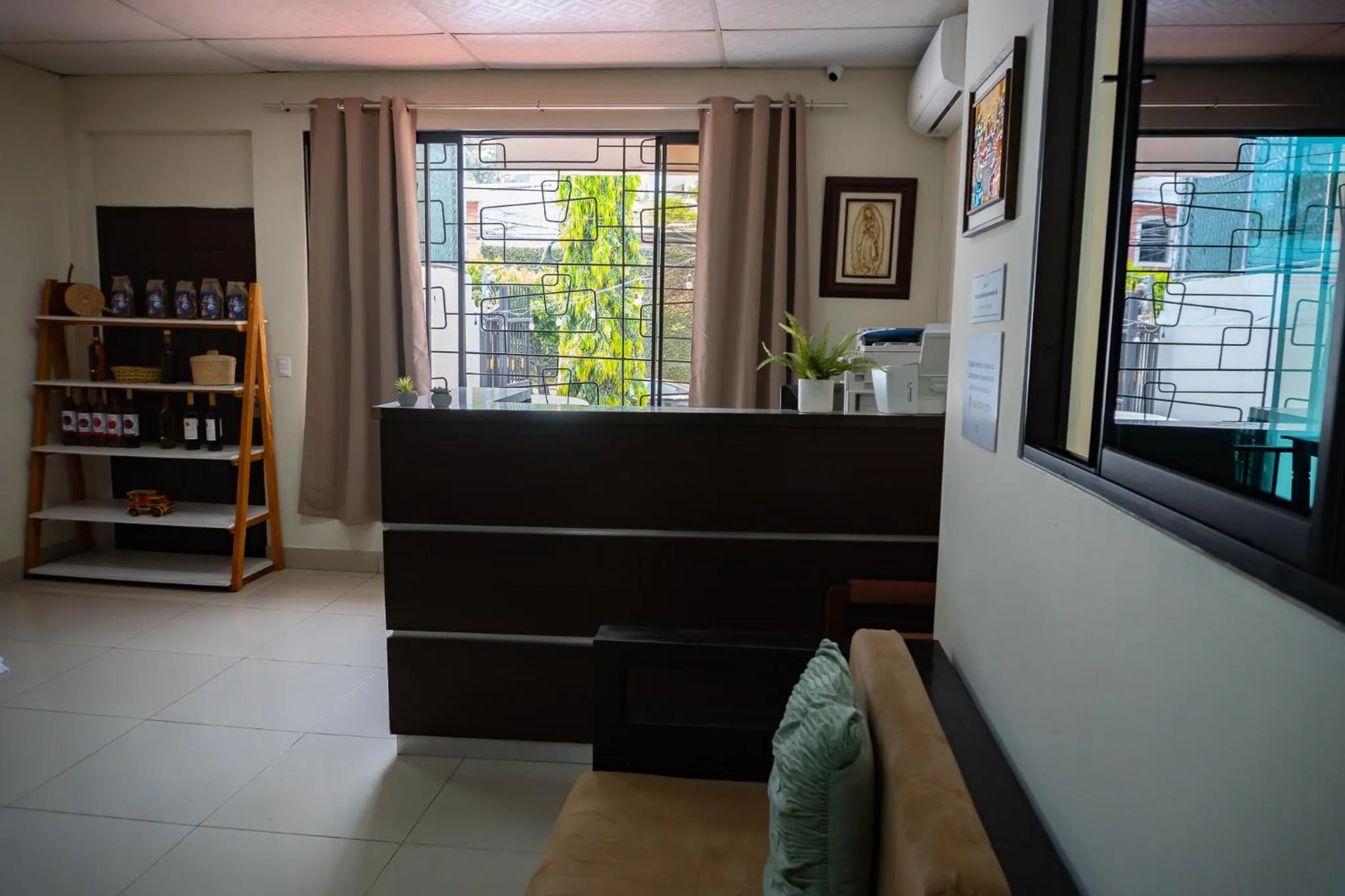 Lobby or reception in Hotel La Capilla - Suites & Apartments San Benito