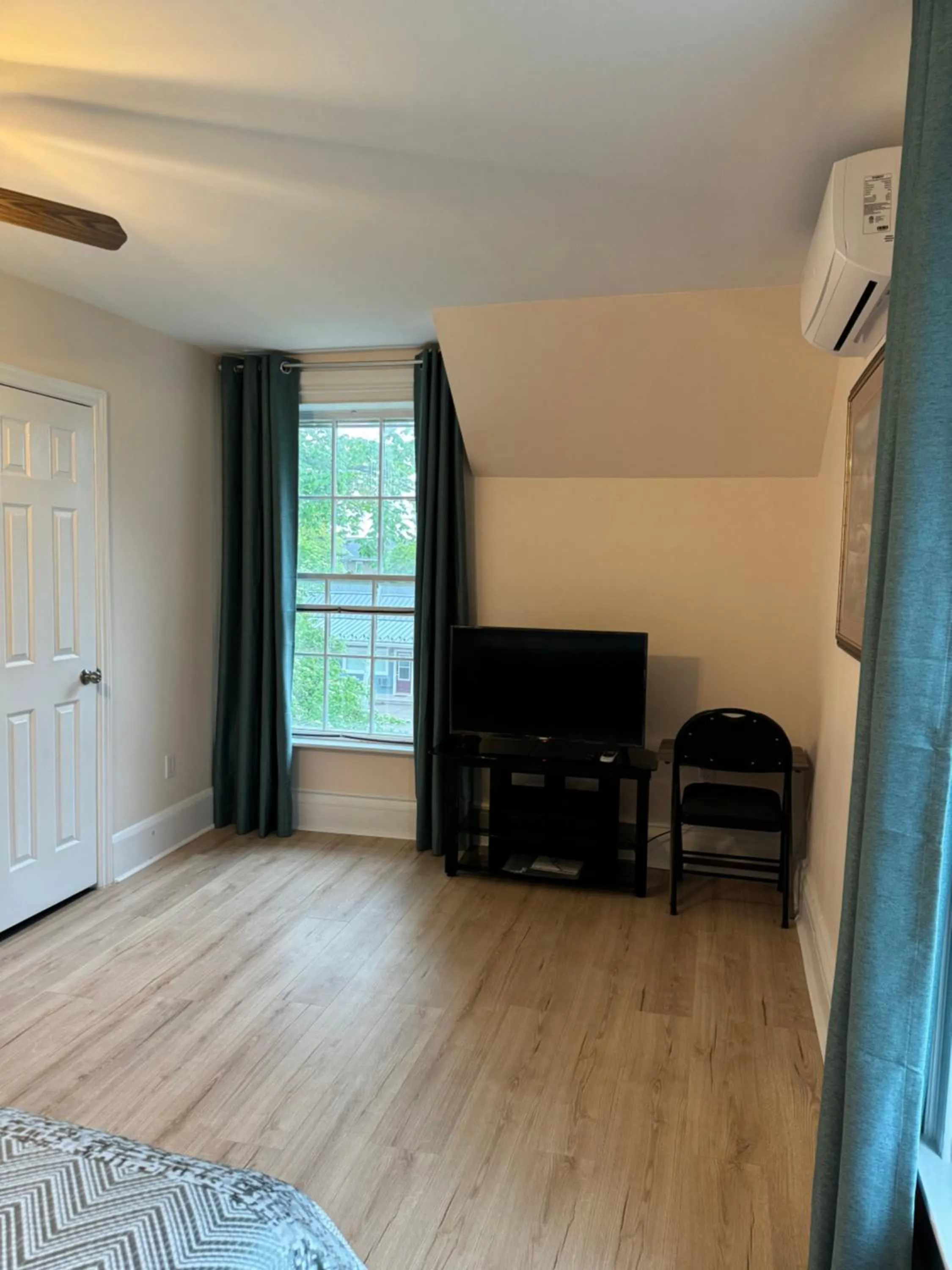 Living room in Sunflower Guest Suites