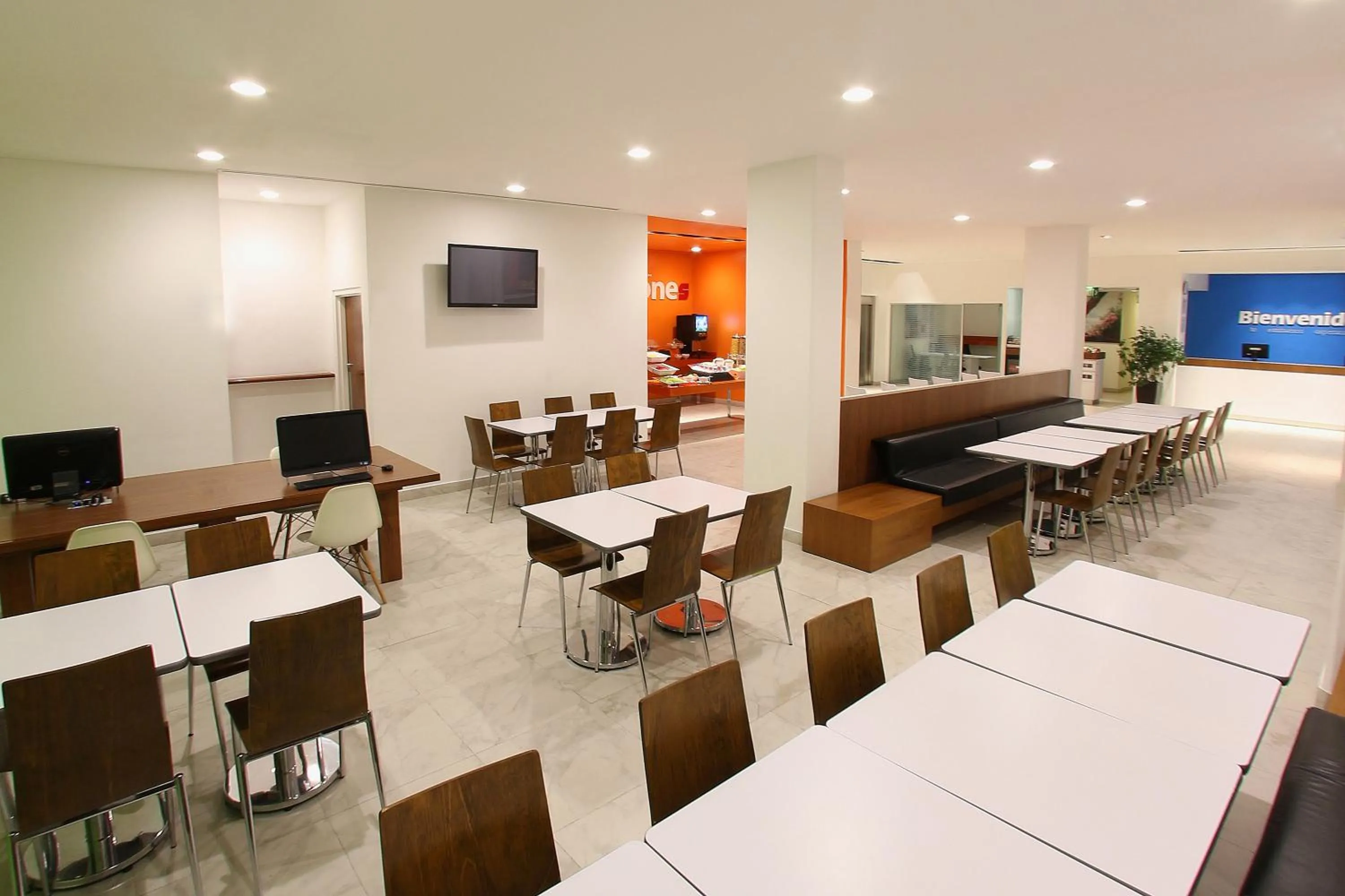 Meeting/conference room in One Queretaro Plaza Galerias