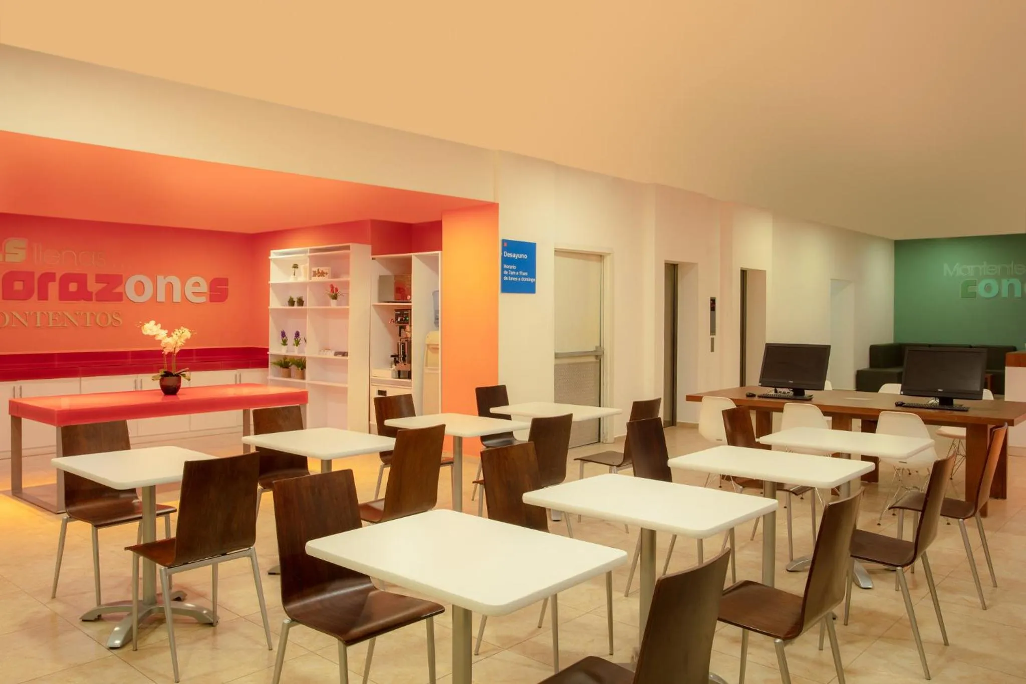 Restaurant/places to eat in One Puerto Vallarta Aeropuerto