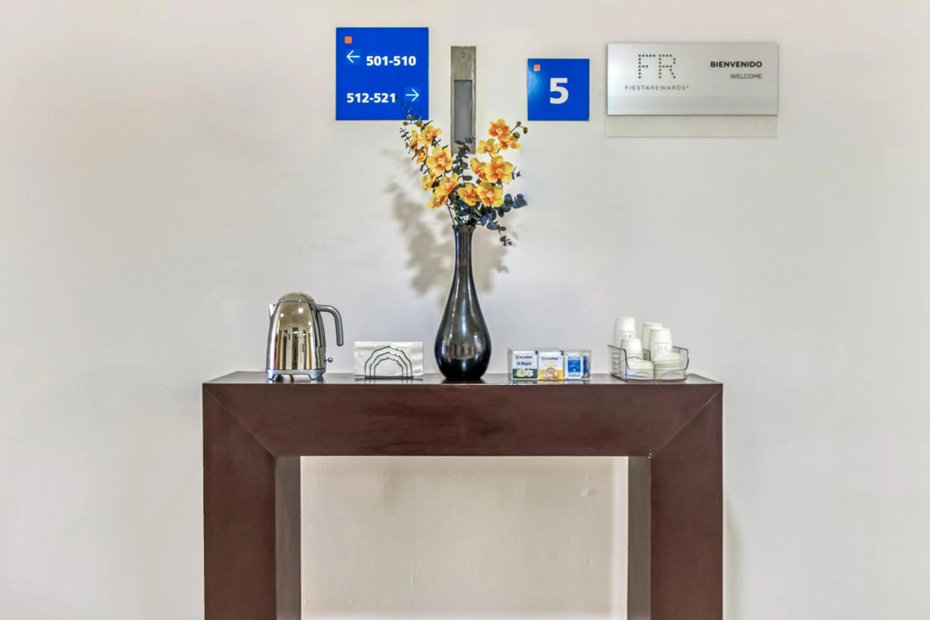 Coffee/tea facilities in One Salina Cruz