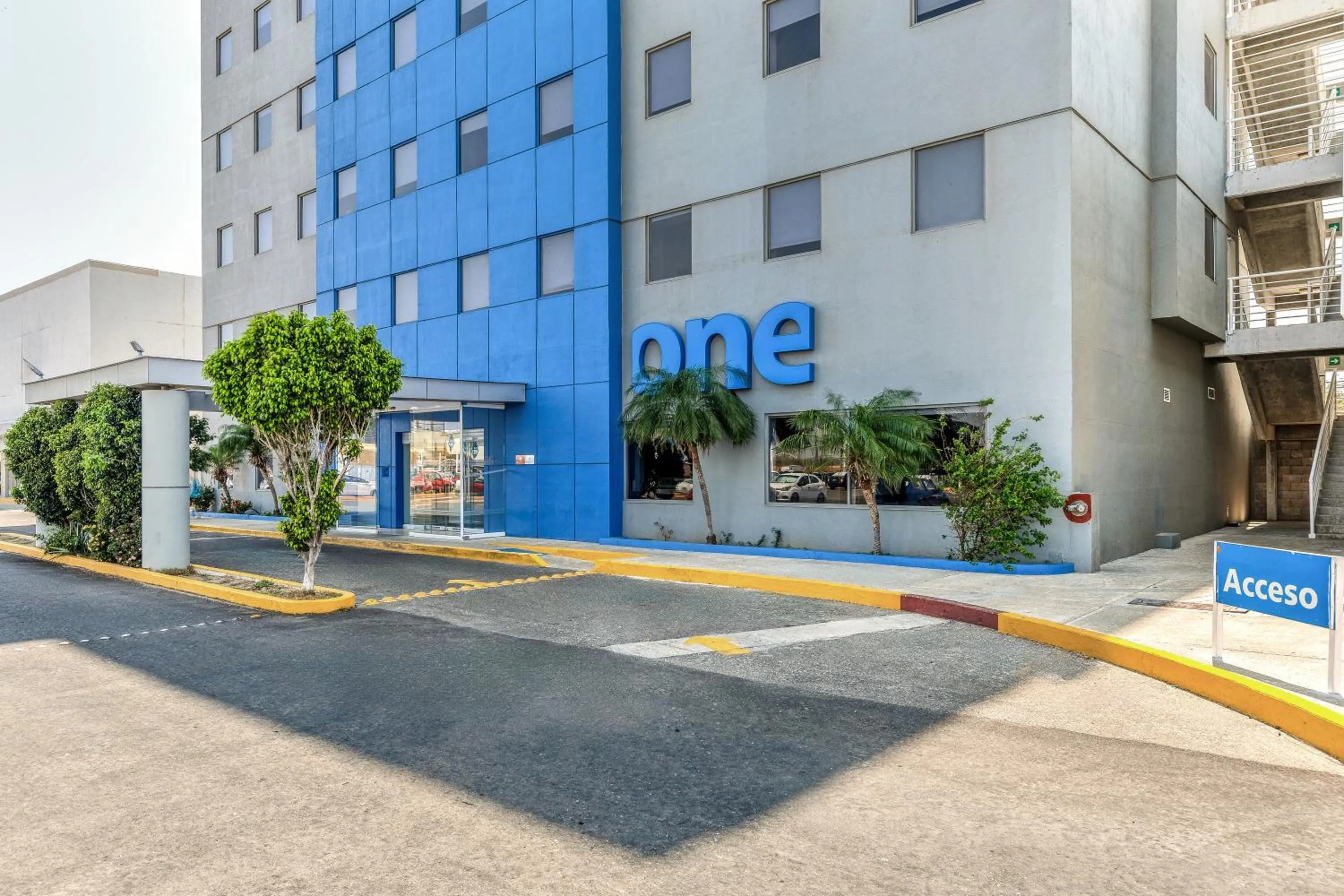 Property building in One Salina Cruz