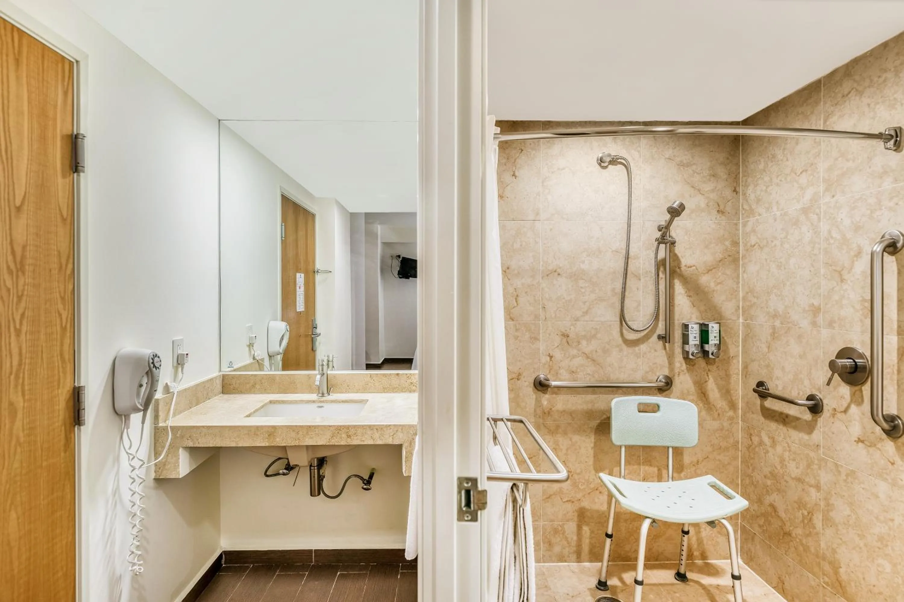 Bathroom in One Salina Cruz