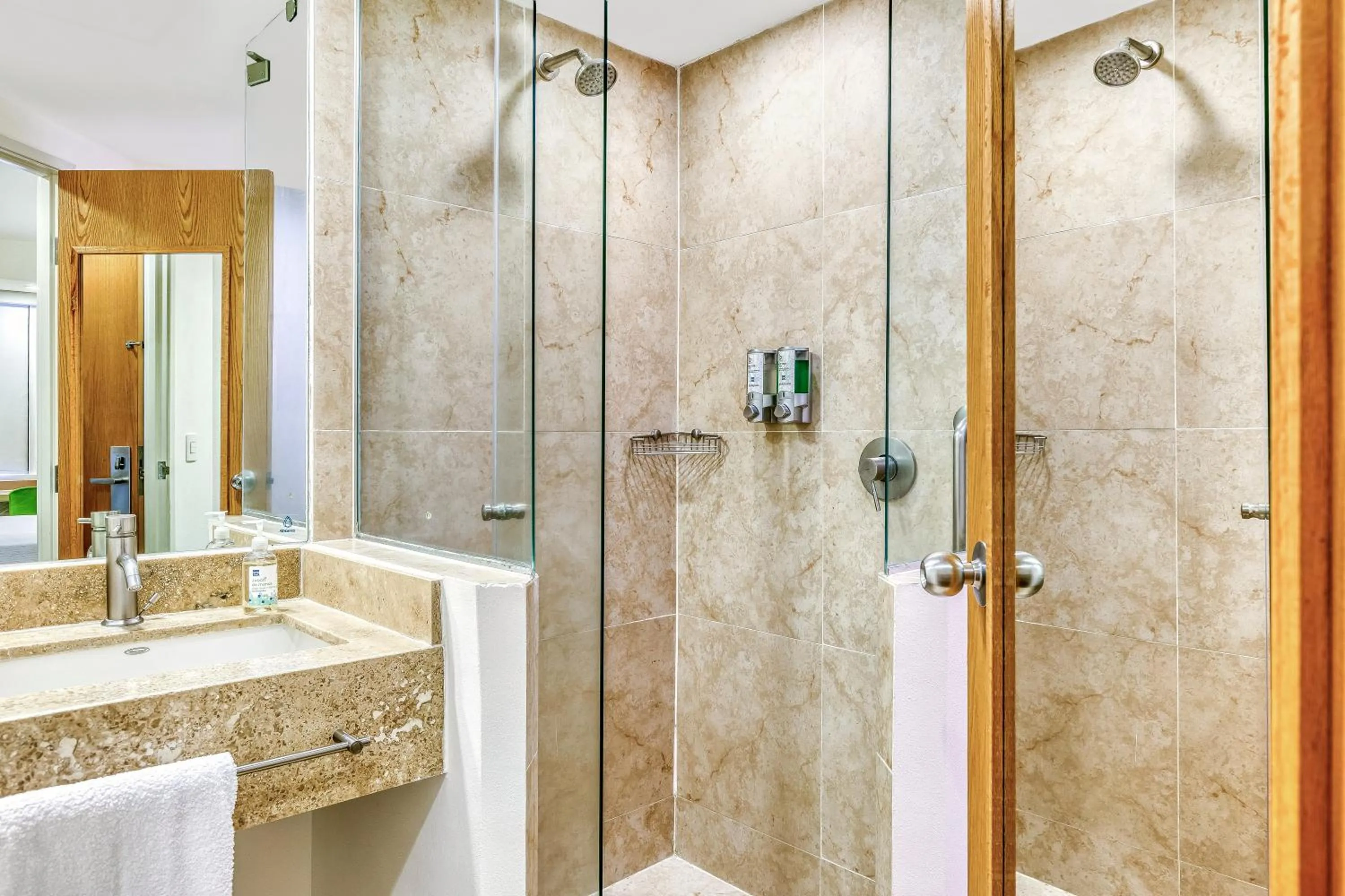 Bathroom in One Salina Cruz