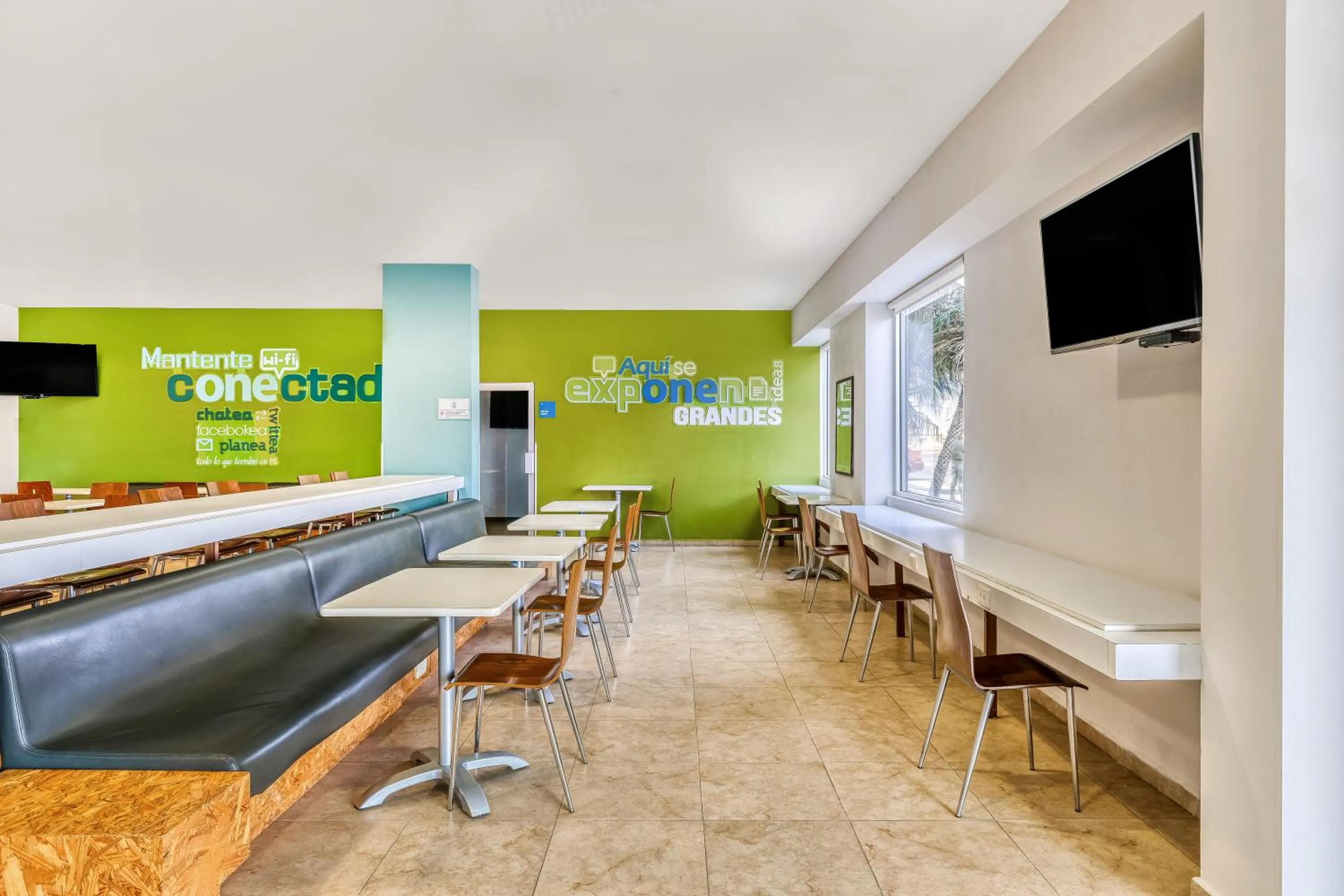 Seating area in One Salina Cruz