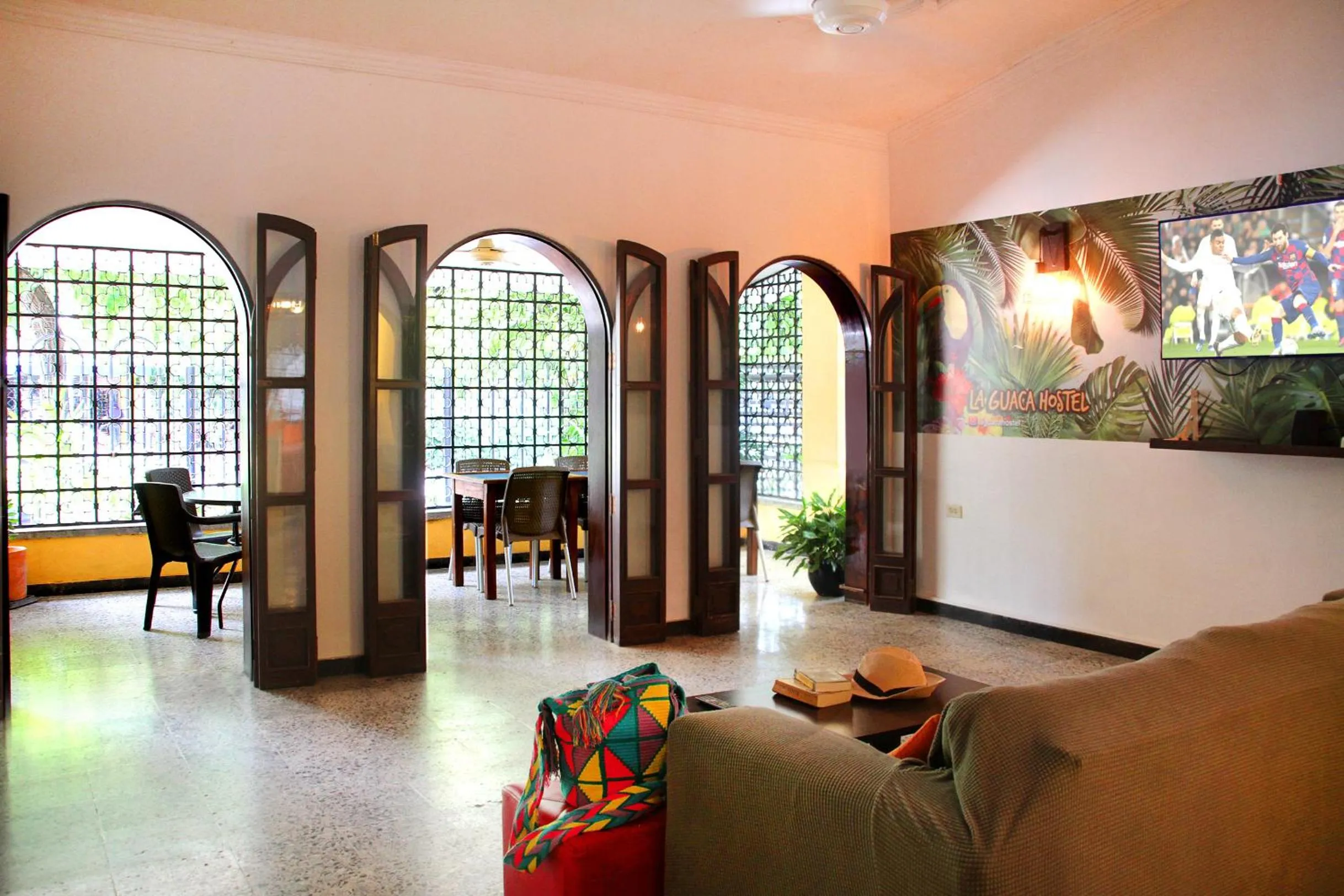 Living room in La Guaca Hostel Santa Marta