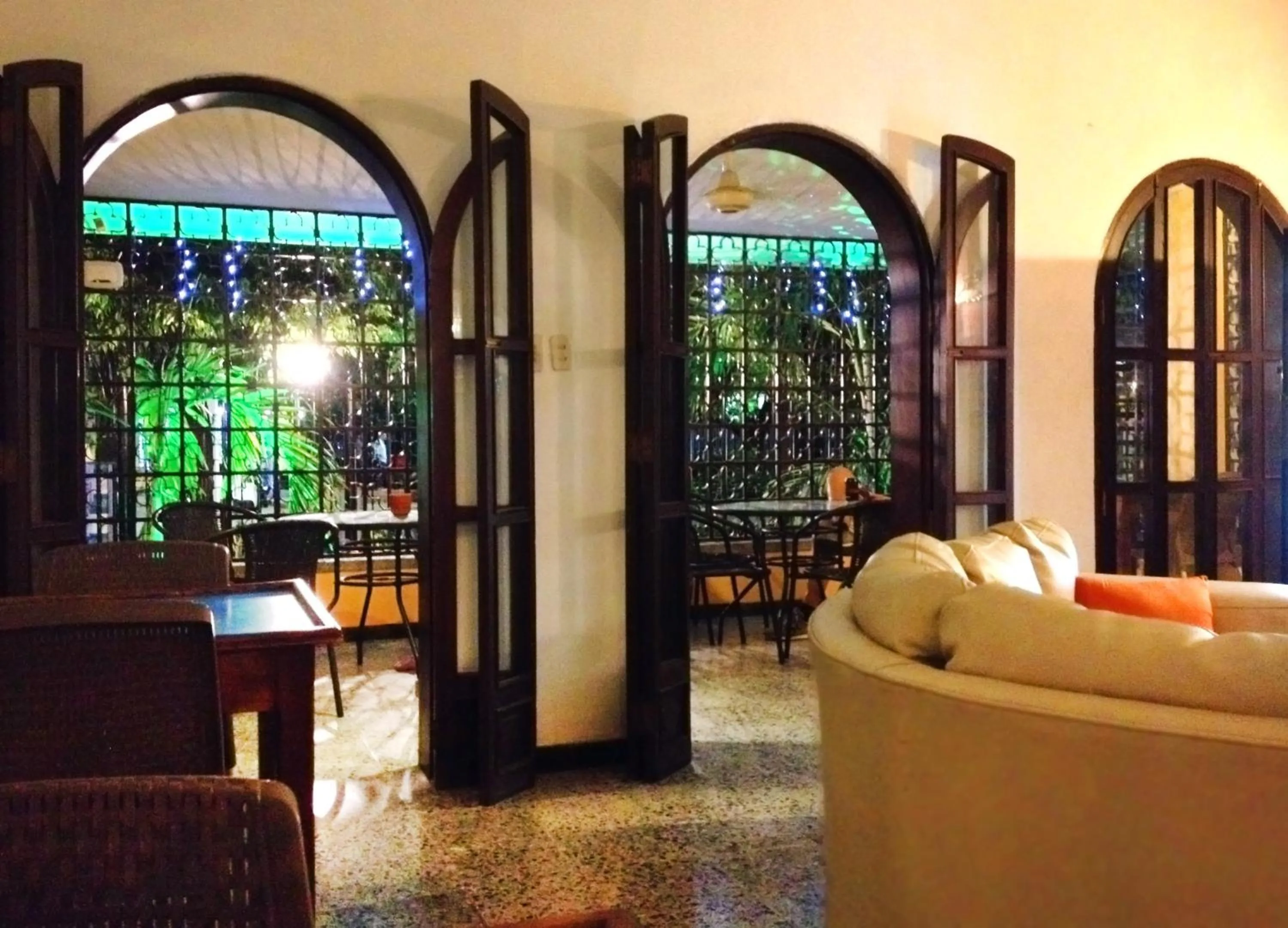 Living room in La Guaca Hostel Santa Marta