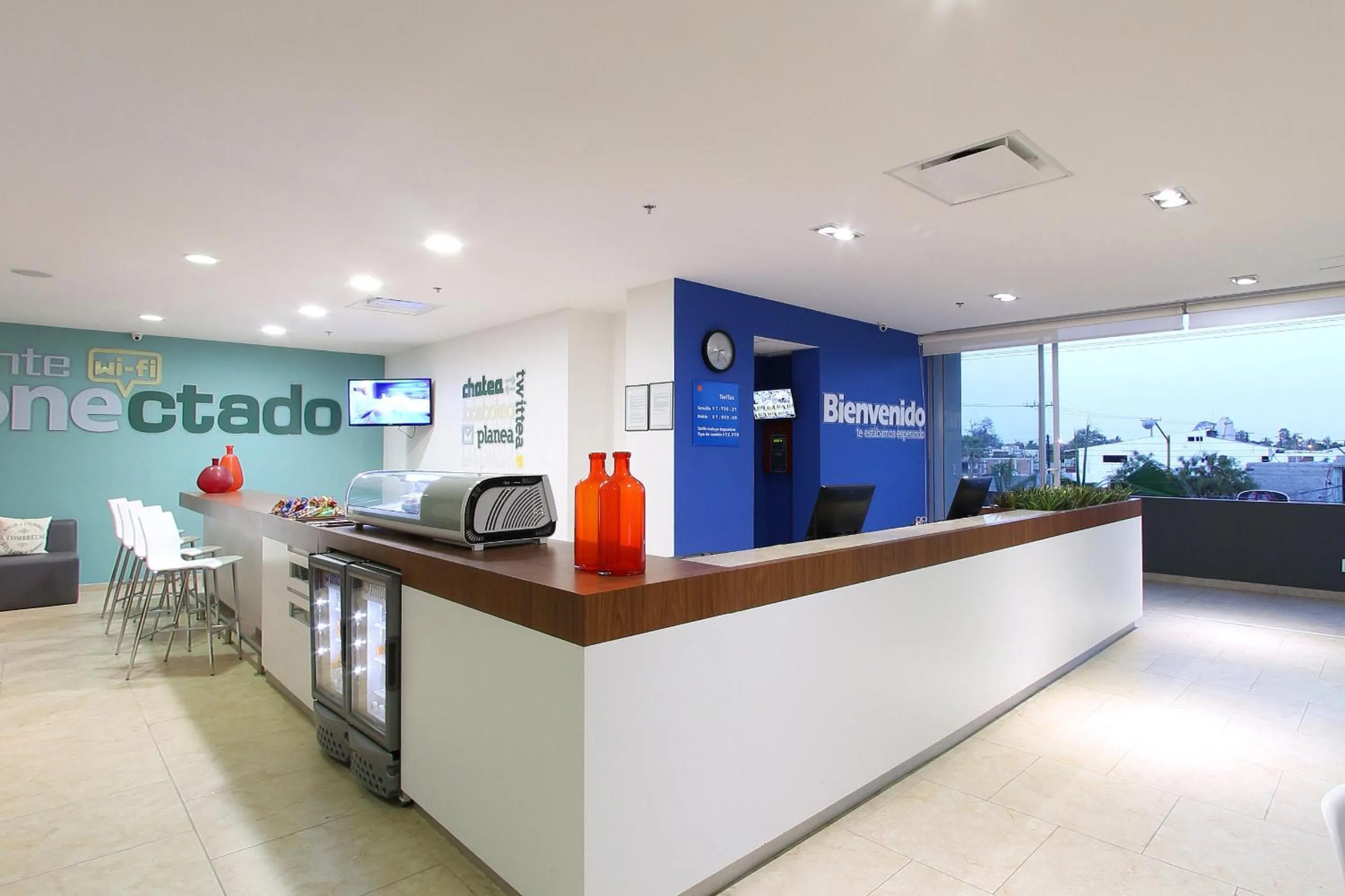 Lobby or reception in One La Paz