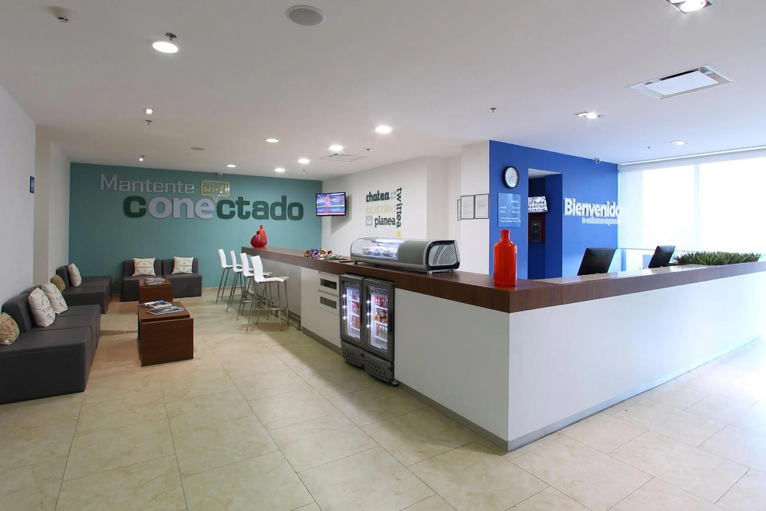 Lobby or reception in One La Paz