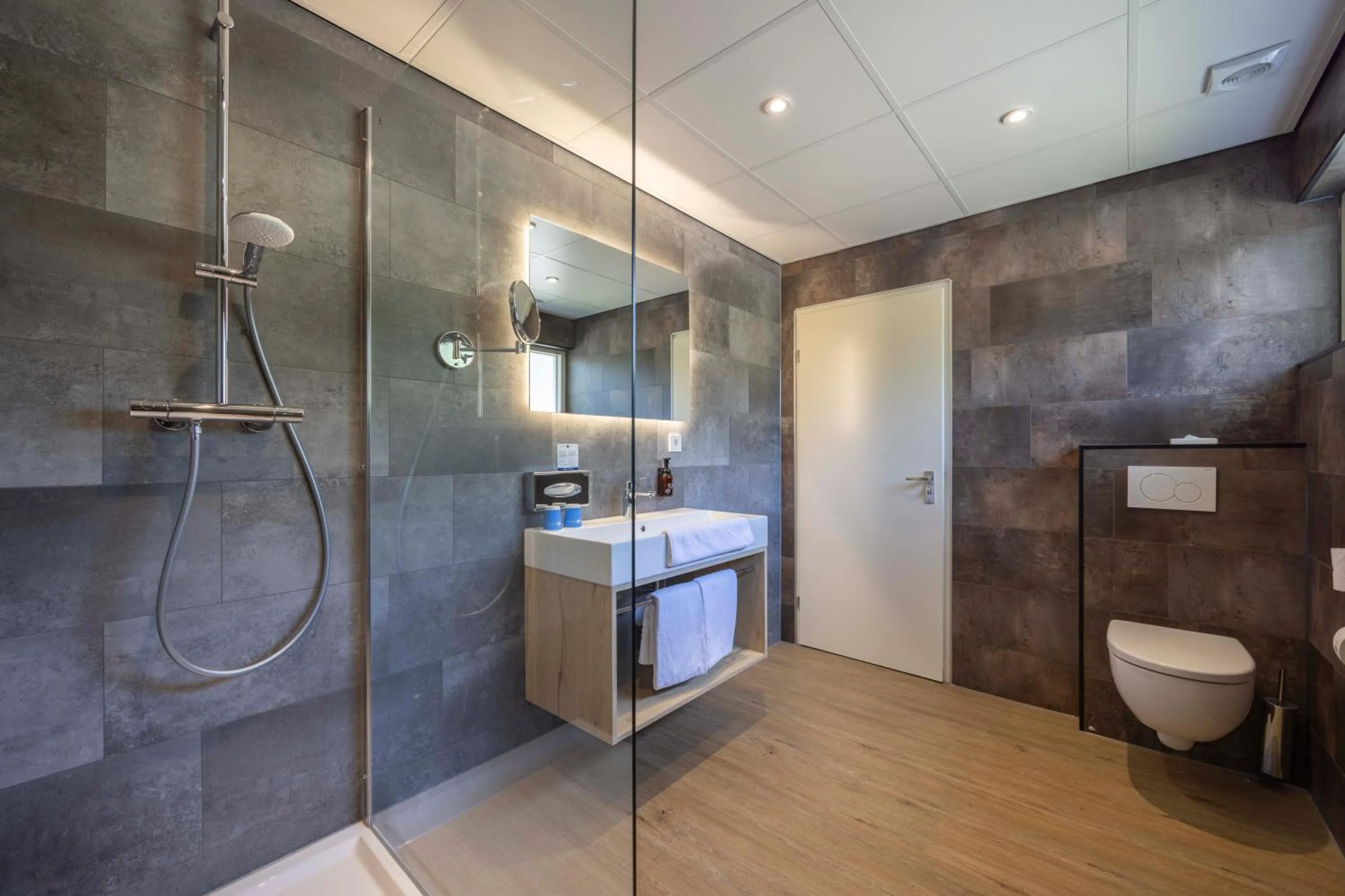 Bathroom in Fletcher Hotel Restaurant Victoria-Hoenderloo