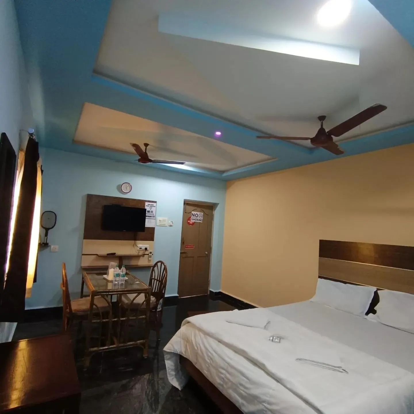 Bed in Sri Murugan Beach Paradise Hotel