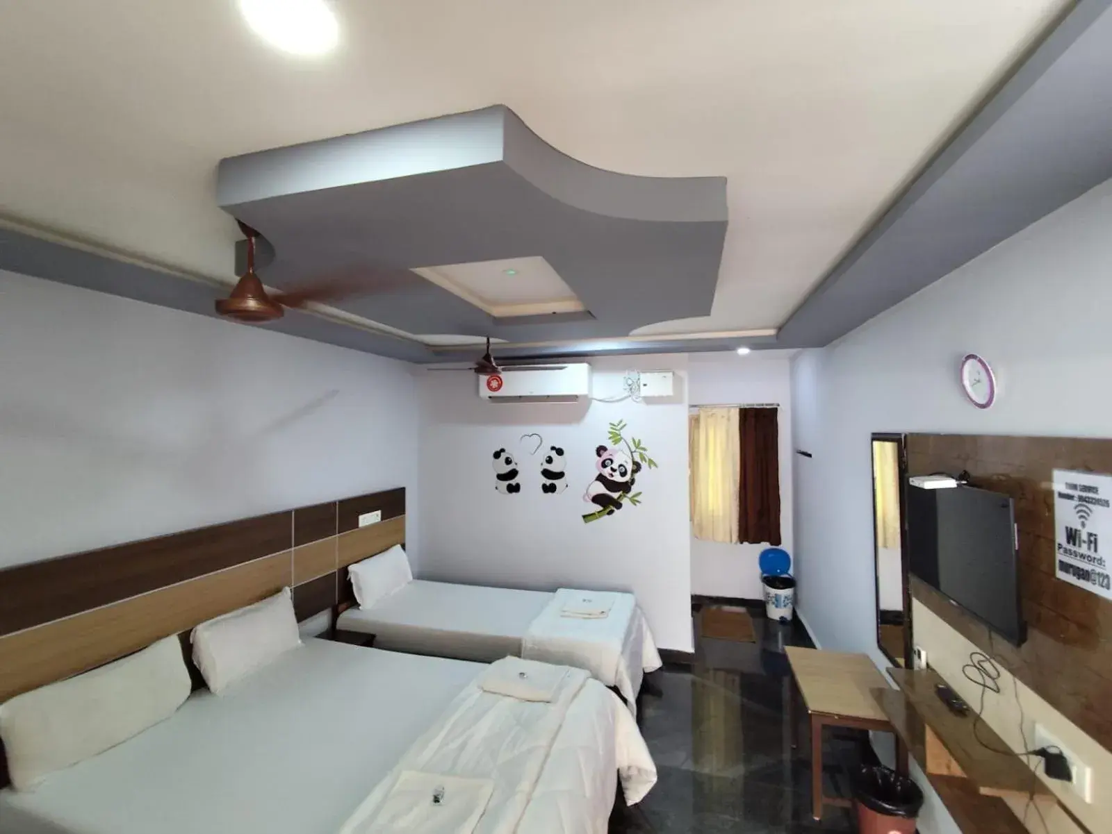 Deluxe Triple Room - single occupancy in Sri Murugan Beach Paradise Hotel Deluxe Triple Room - single occupancy in Sri Murugan Beach Paradise Hotel