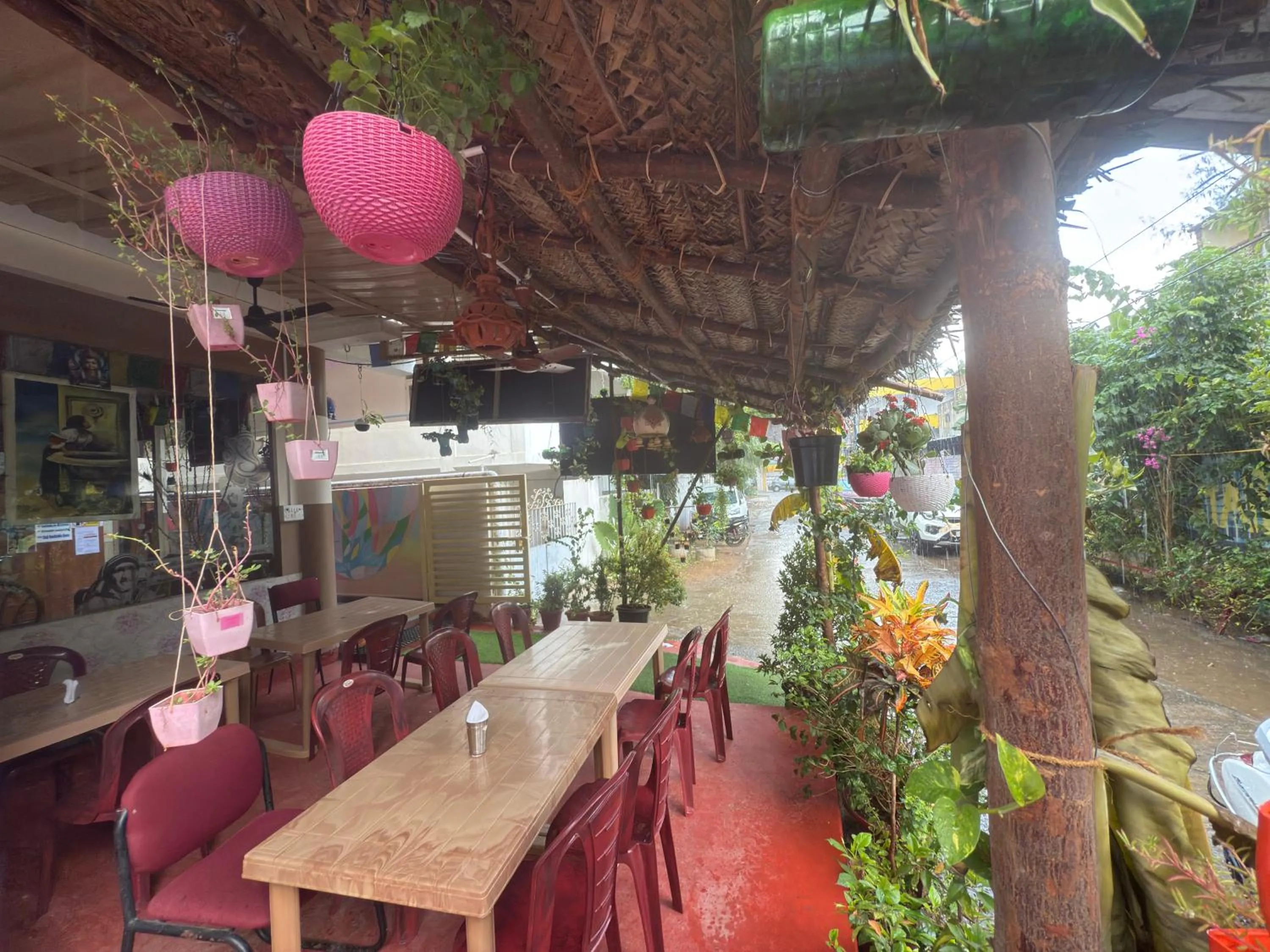 Garden in Sri Murugan Beach Paradise Hotel