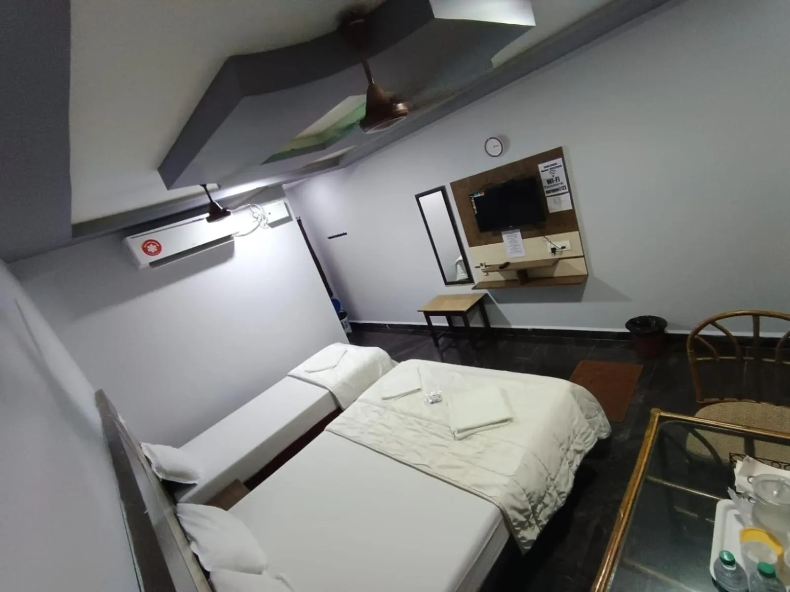 Bed in Sri Murugan Beach Paradise Hotel