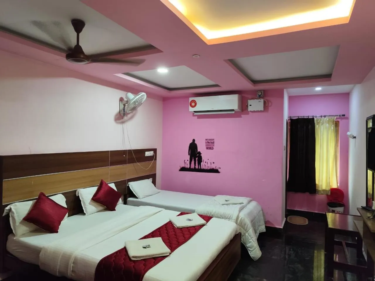 Bedroom, Bed in Sri Murugan Beach Paradise Hotel