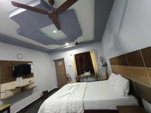 Sri Murugan Beach Paradise Hotel