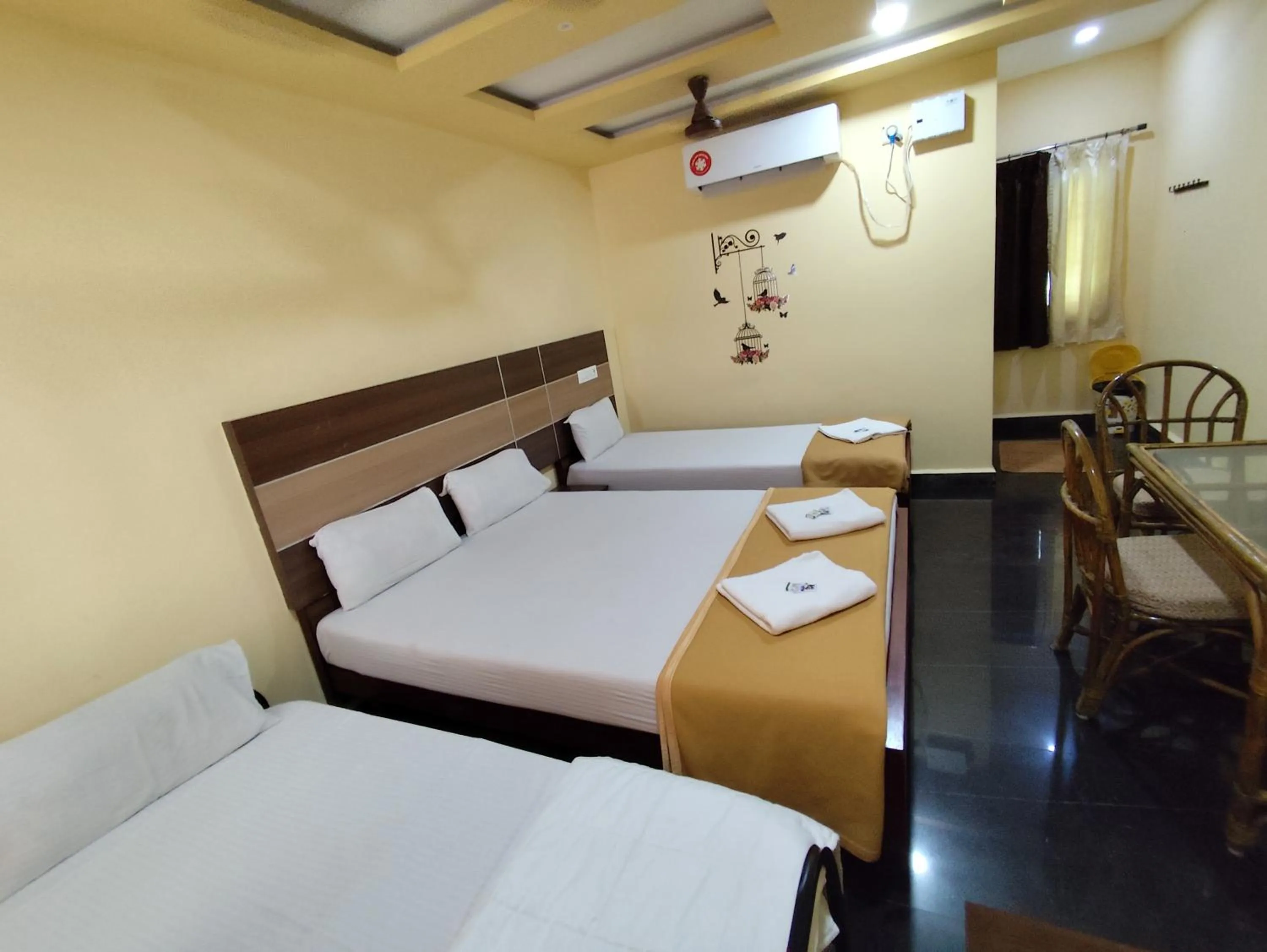 Bedroom, Bed in Sri Murugan Beach Paradise Hotel