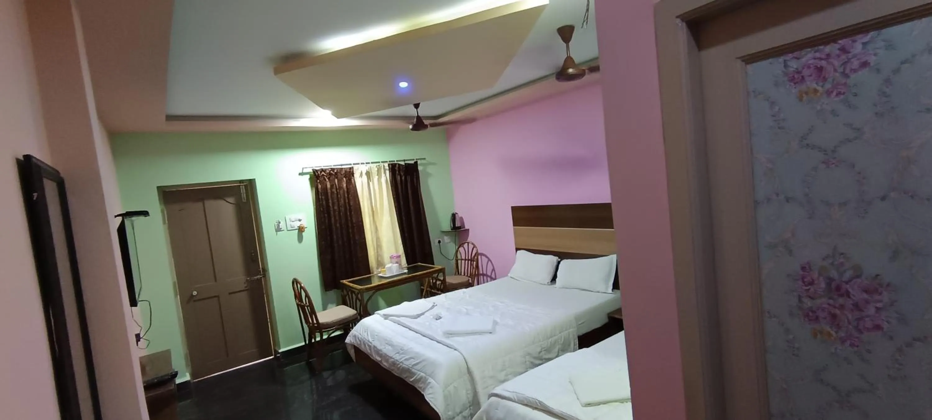 Bedroom, Bed in Sri Murugan Beach Paradise Hotel