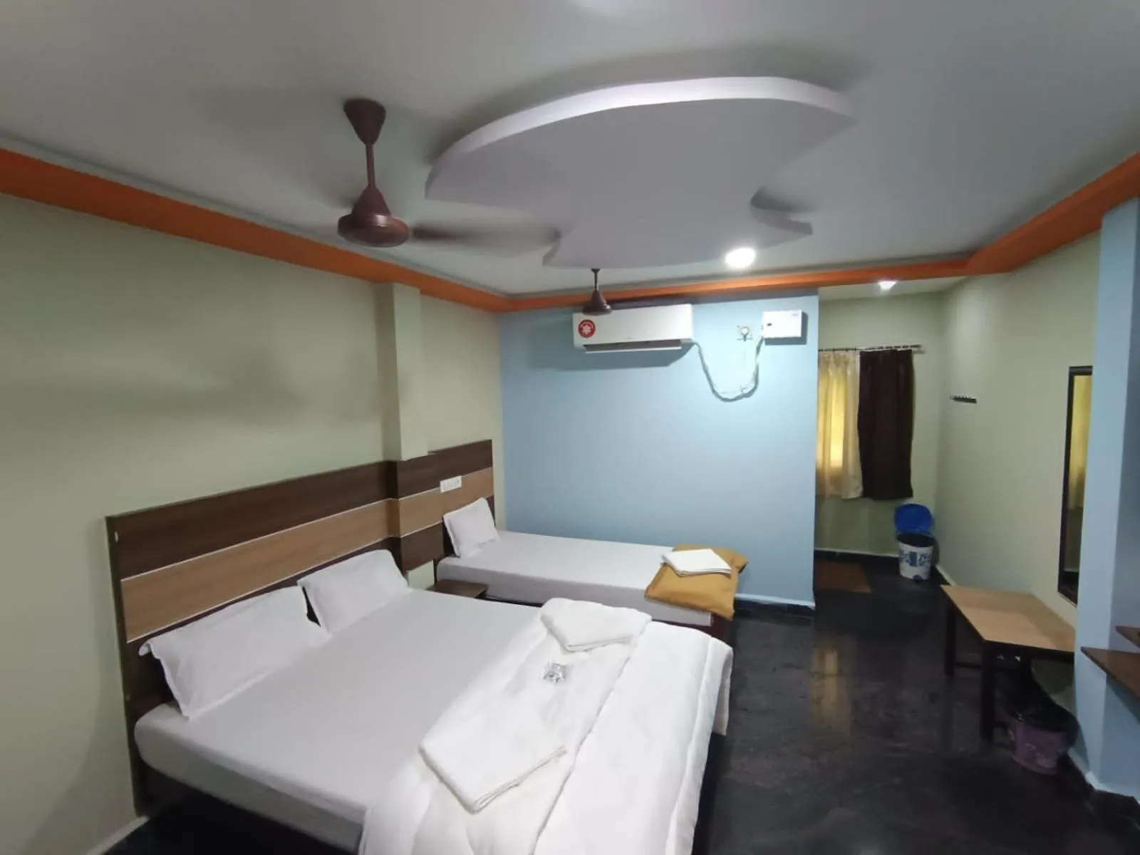 Bed in Sri Murugan Beach Paradise Hotel