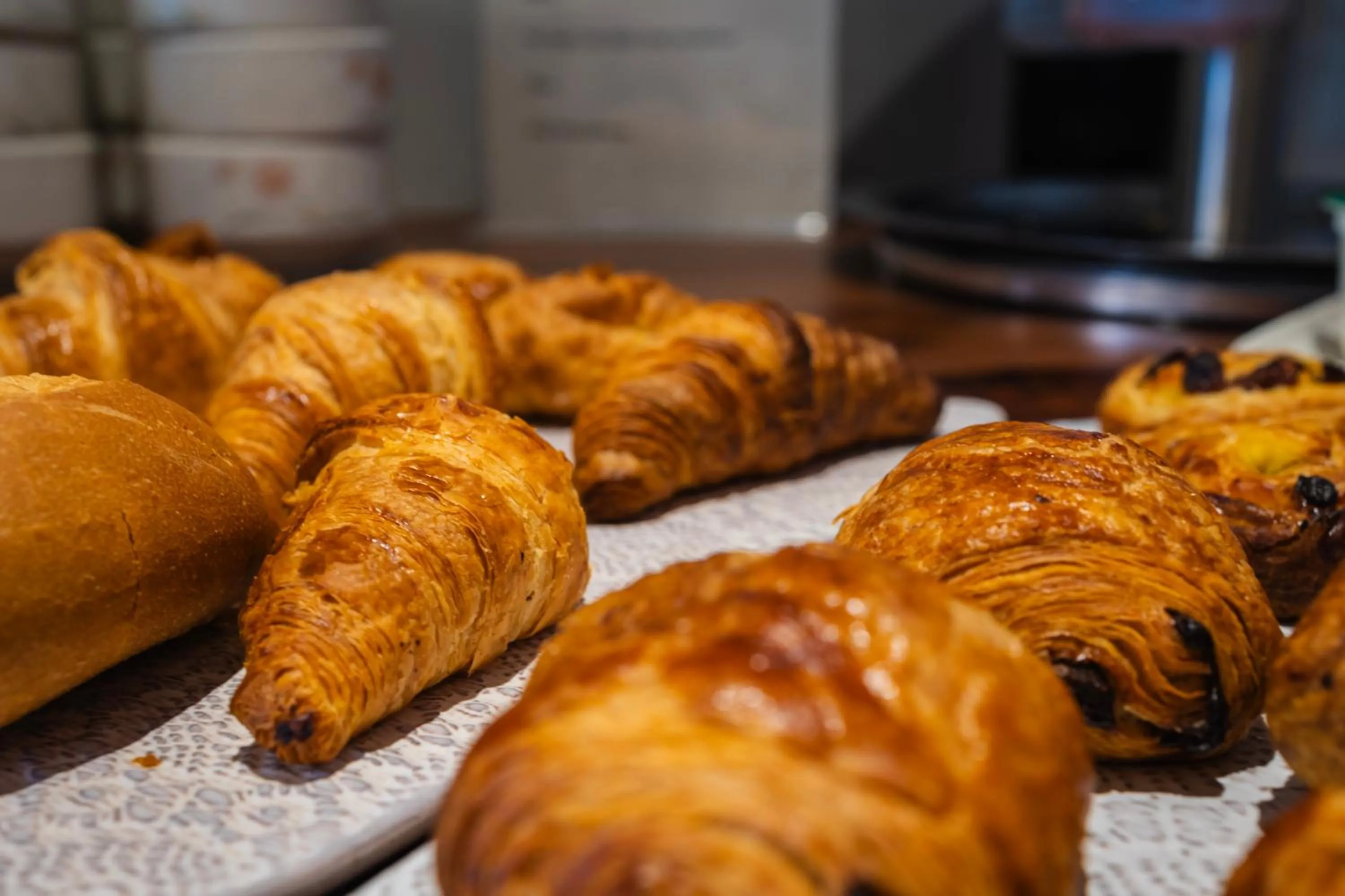 Food in London Lodge Hotel