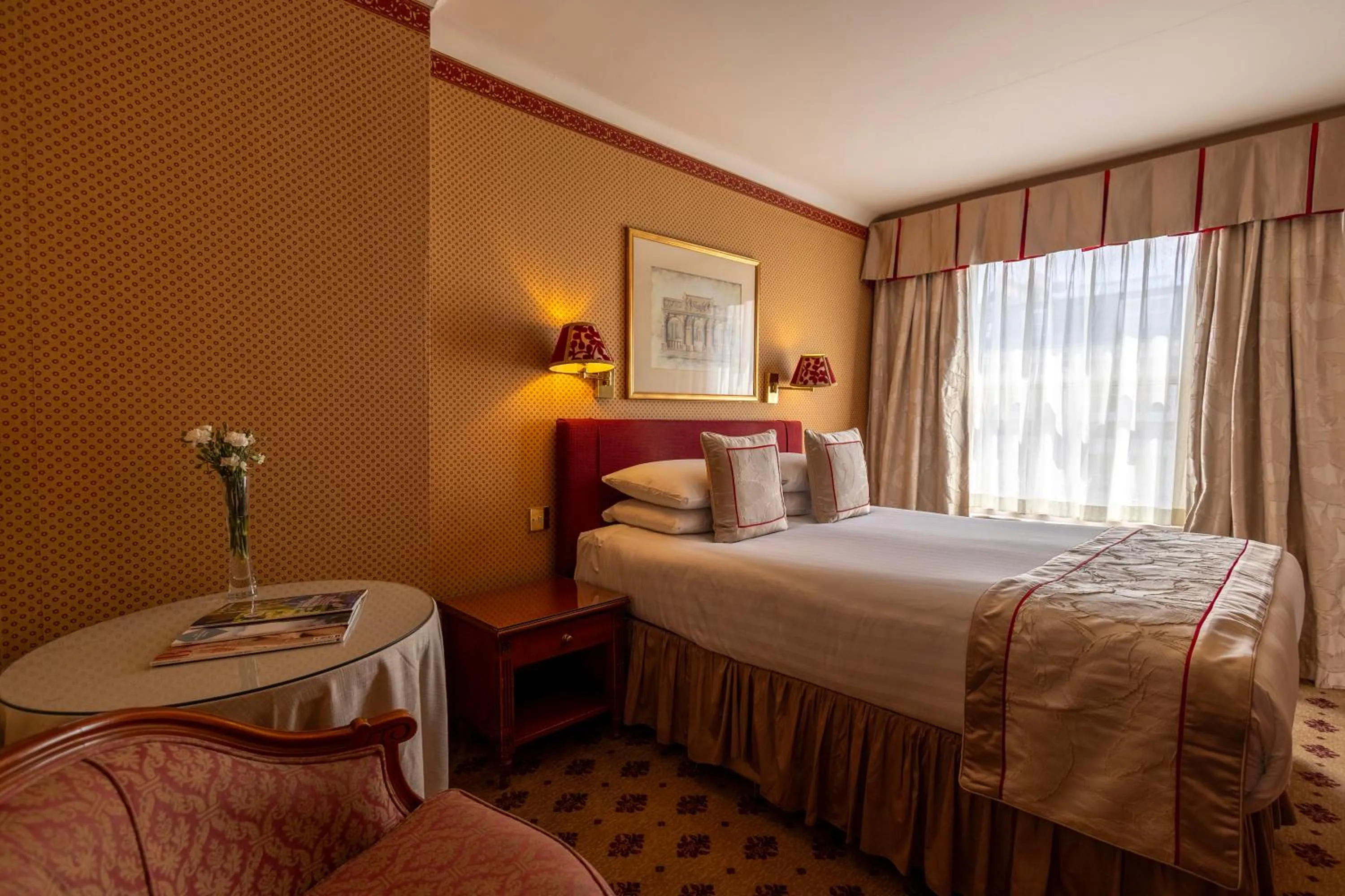 Bedroom, Bed in London Lodge Hotel