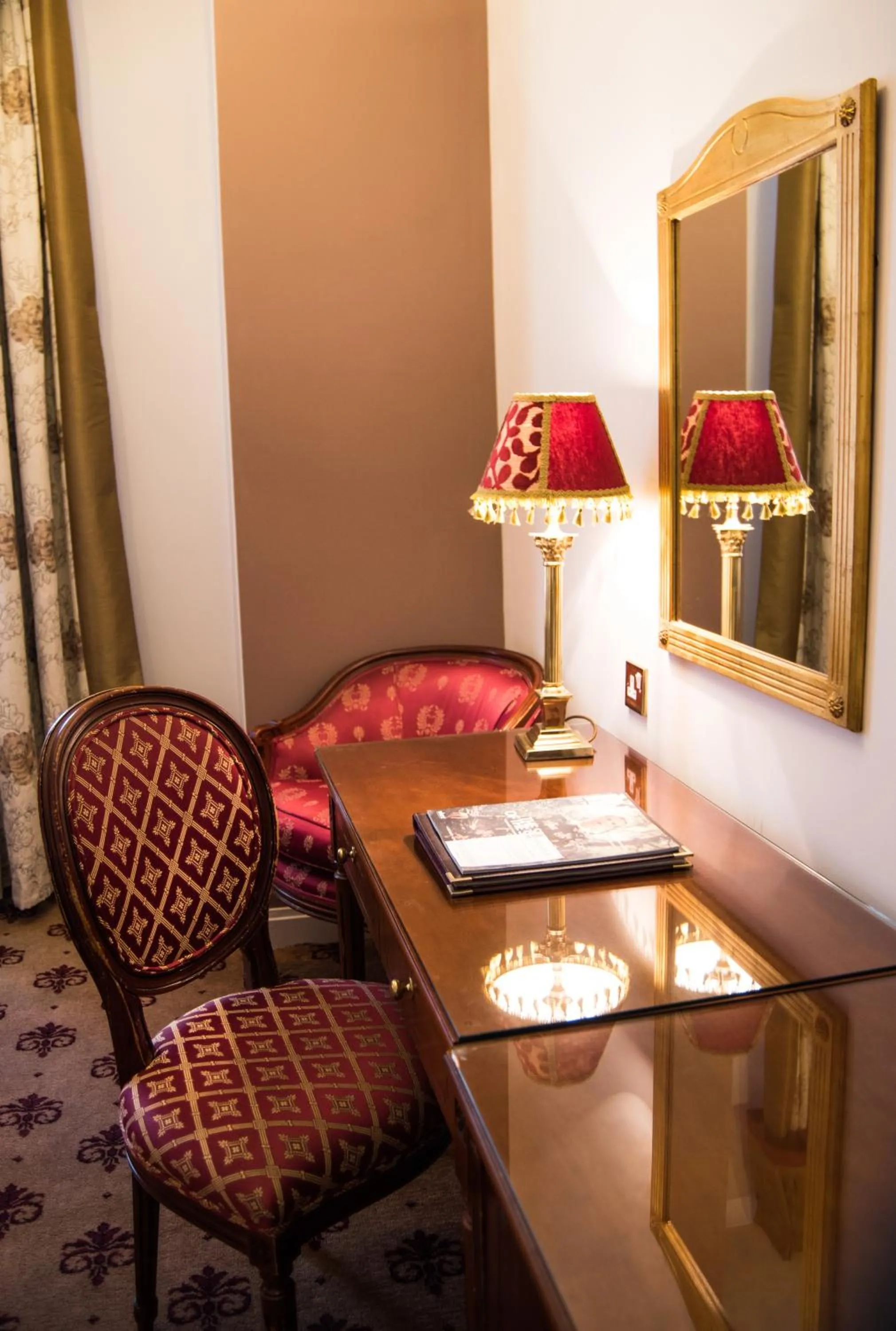 Decorative detail in London Lodge Hotel