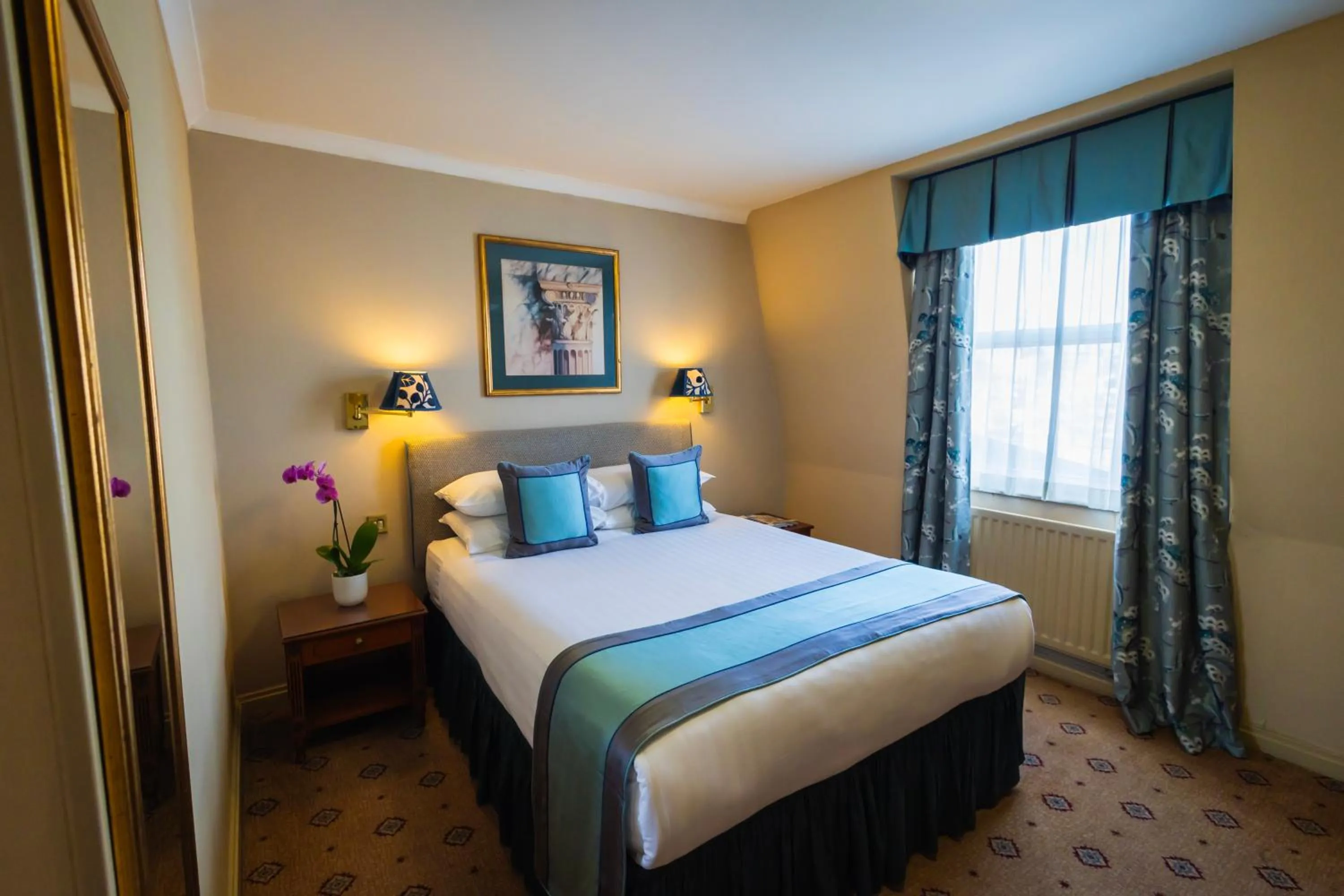 Bedroom, Bed in London Lodge Hotel