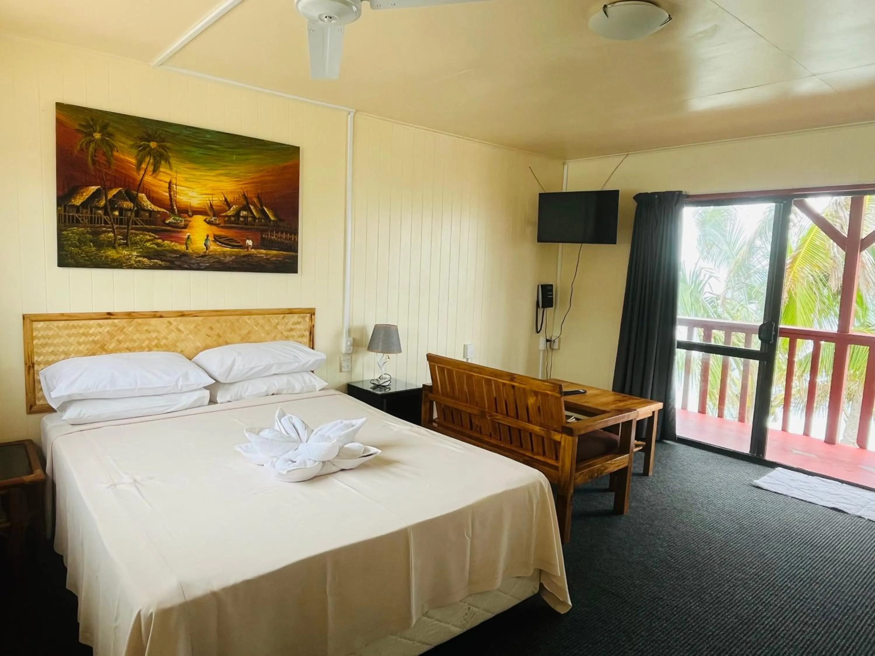 Bed in Kiikii Inn & Suites