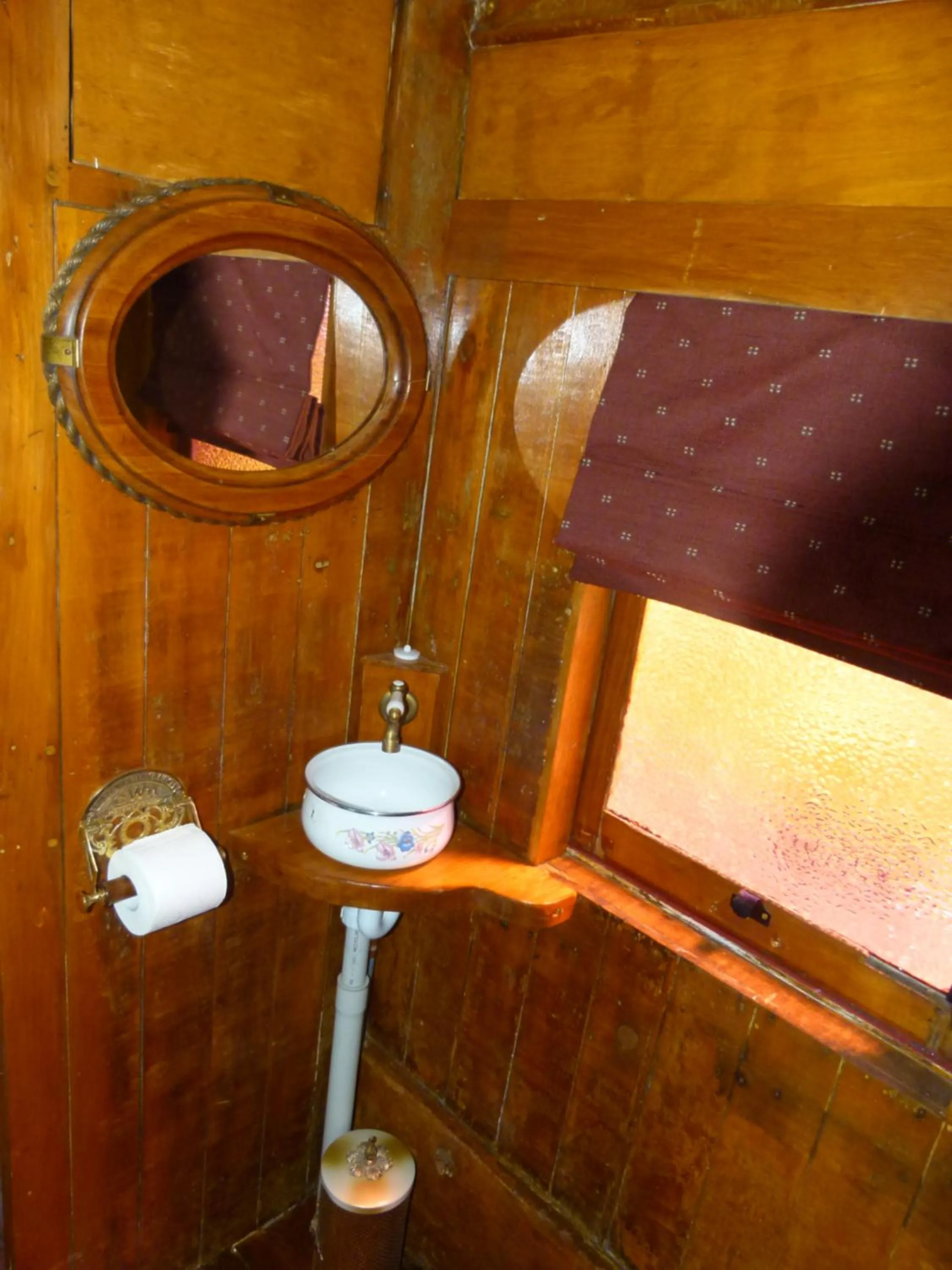Bathroom in Wacky Stays - unique farm-stay glamping rentals, FREE animal feeding tours