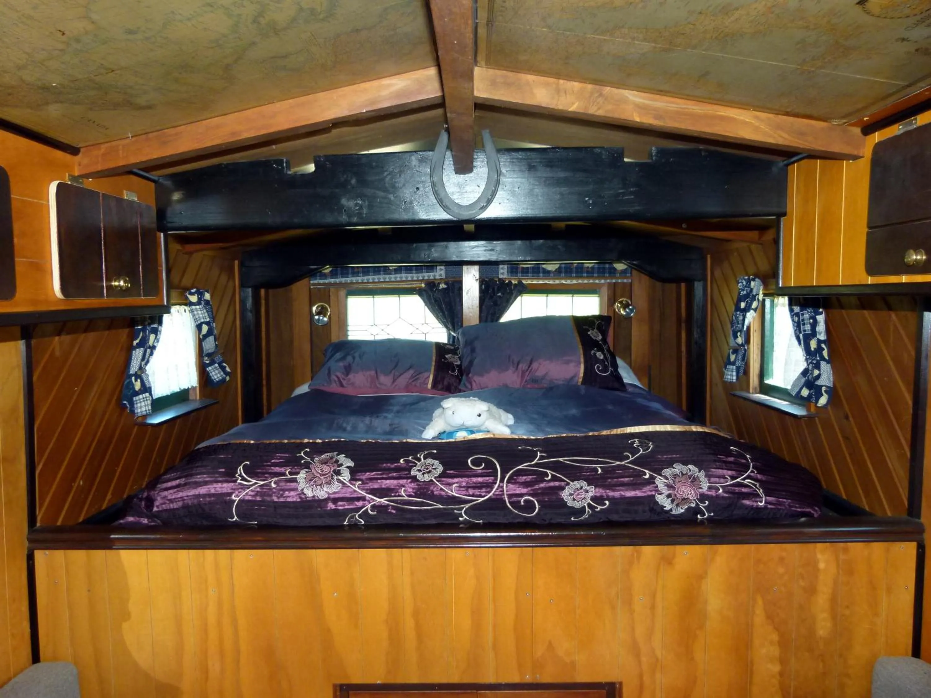 Bed in Wacky Stays - unique farm-stay glamping rentals, FREE animal feeding tours