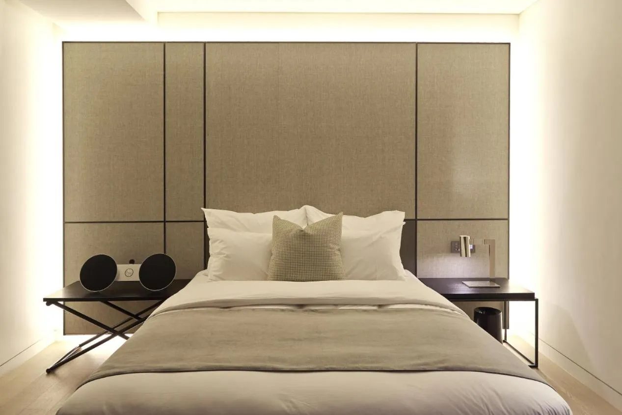 Bed in JS The Classic Hotel