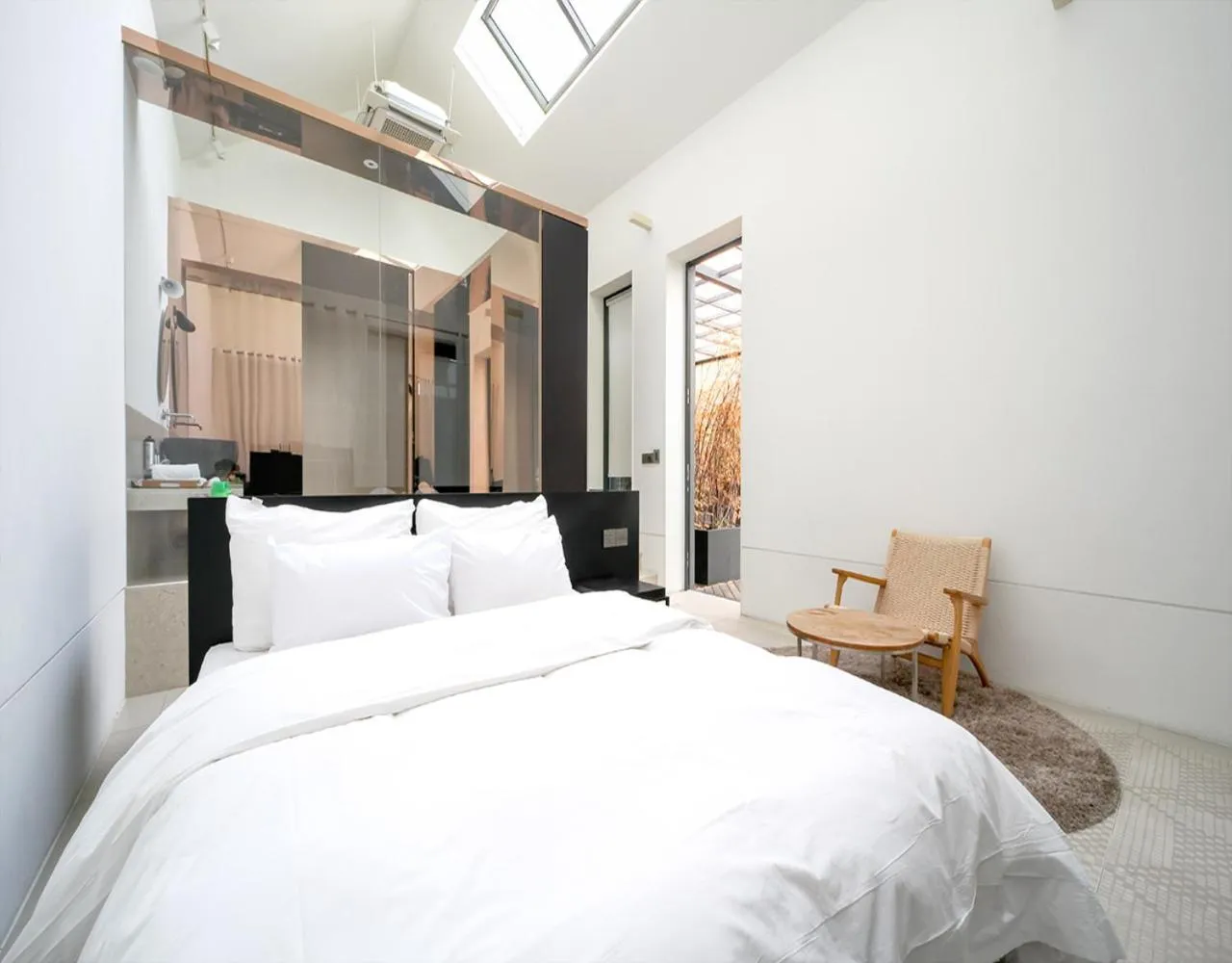 Bed in JS Boutique Hotel