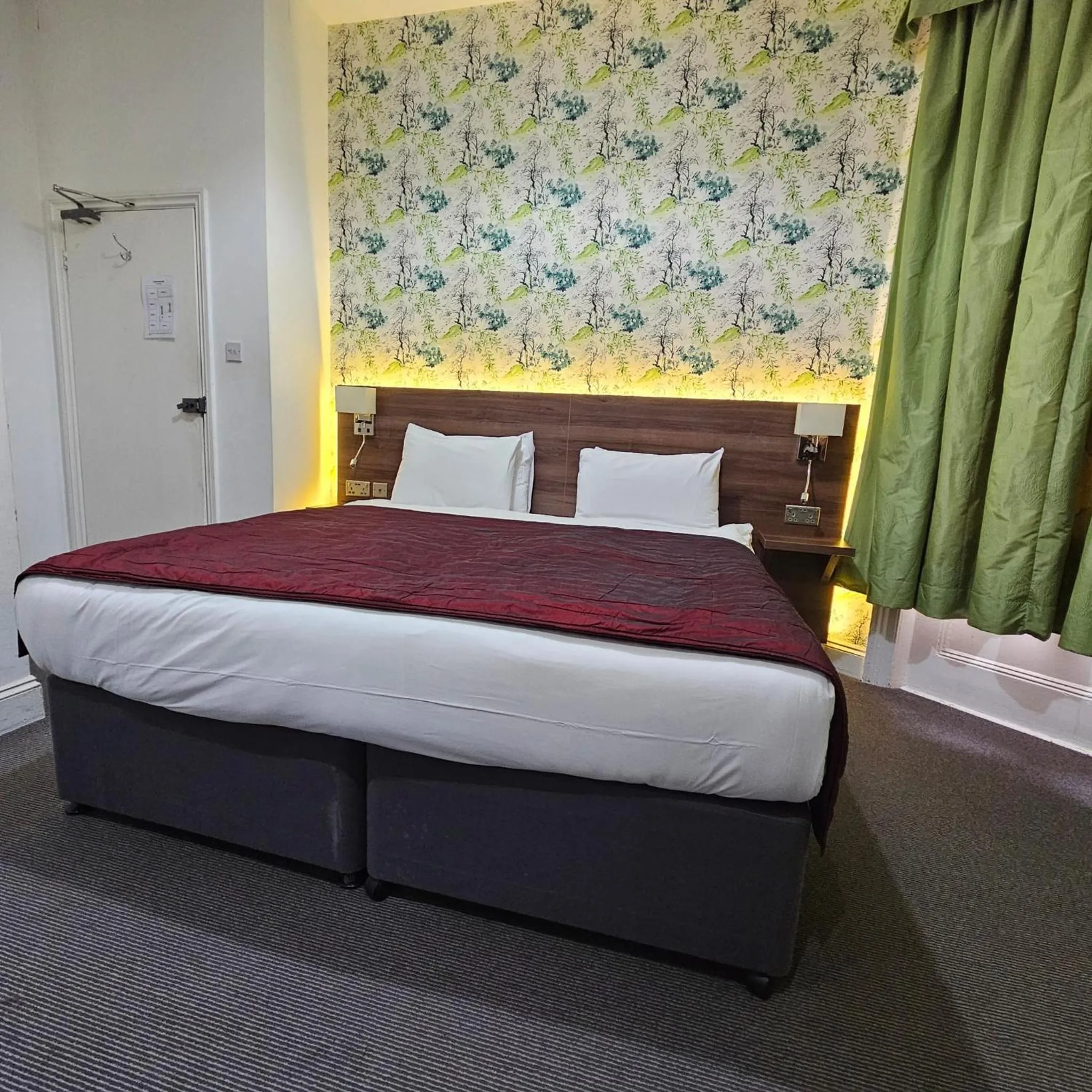 Bed in Chelsea House Hotel - B&B