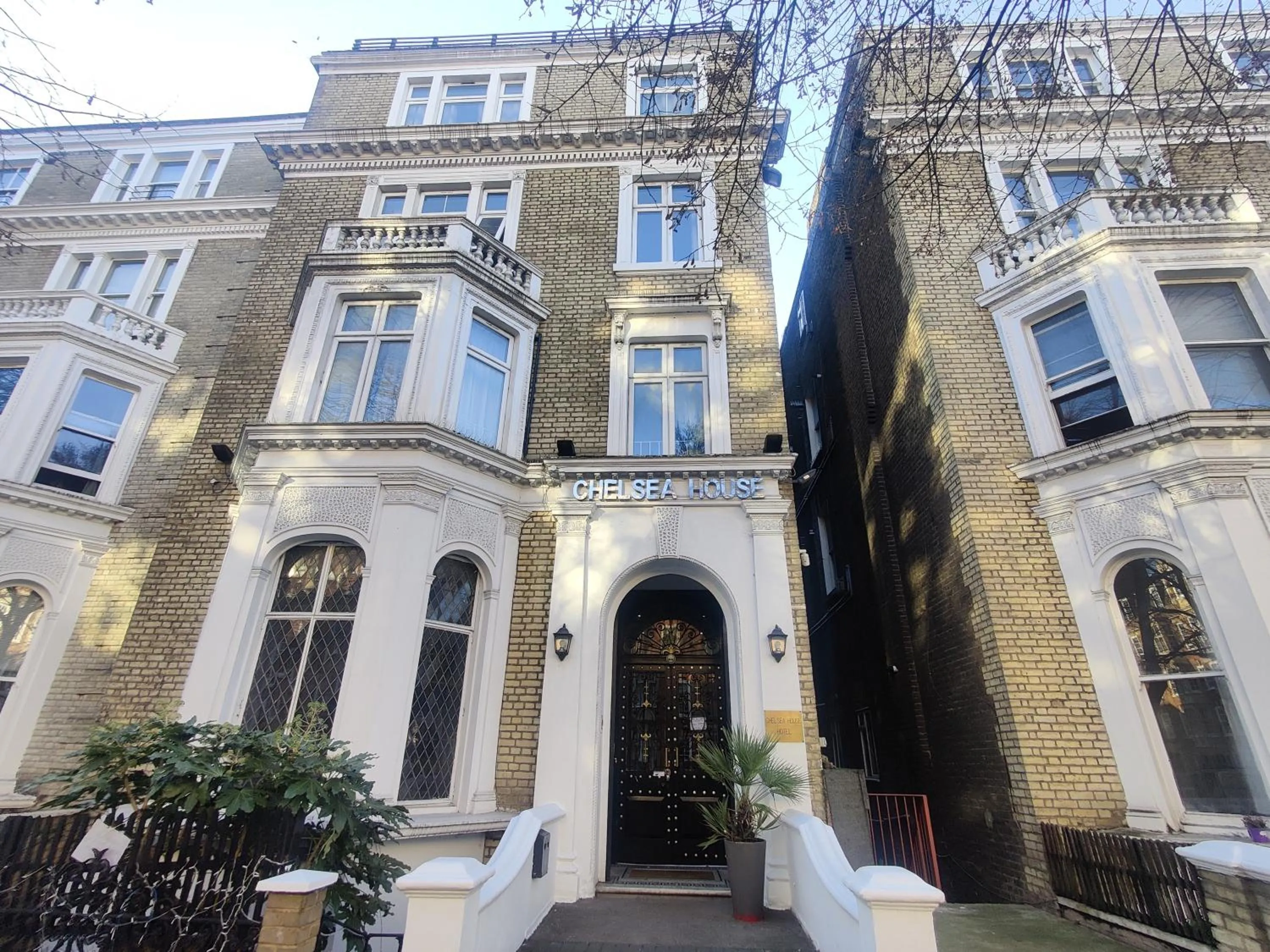 Property building in Chelsea House Hotel - B&B