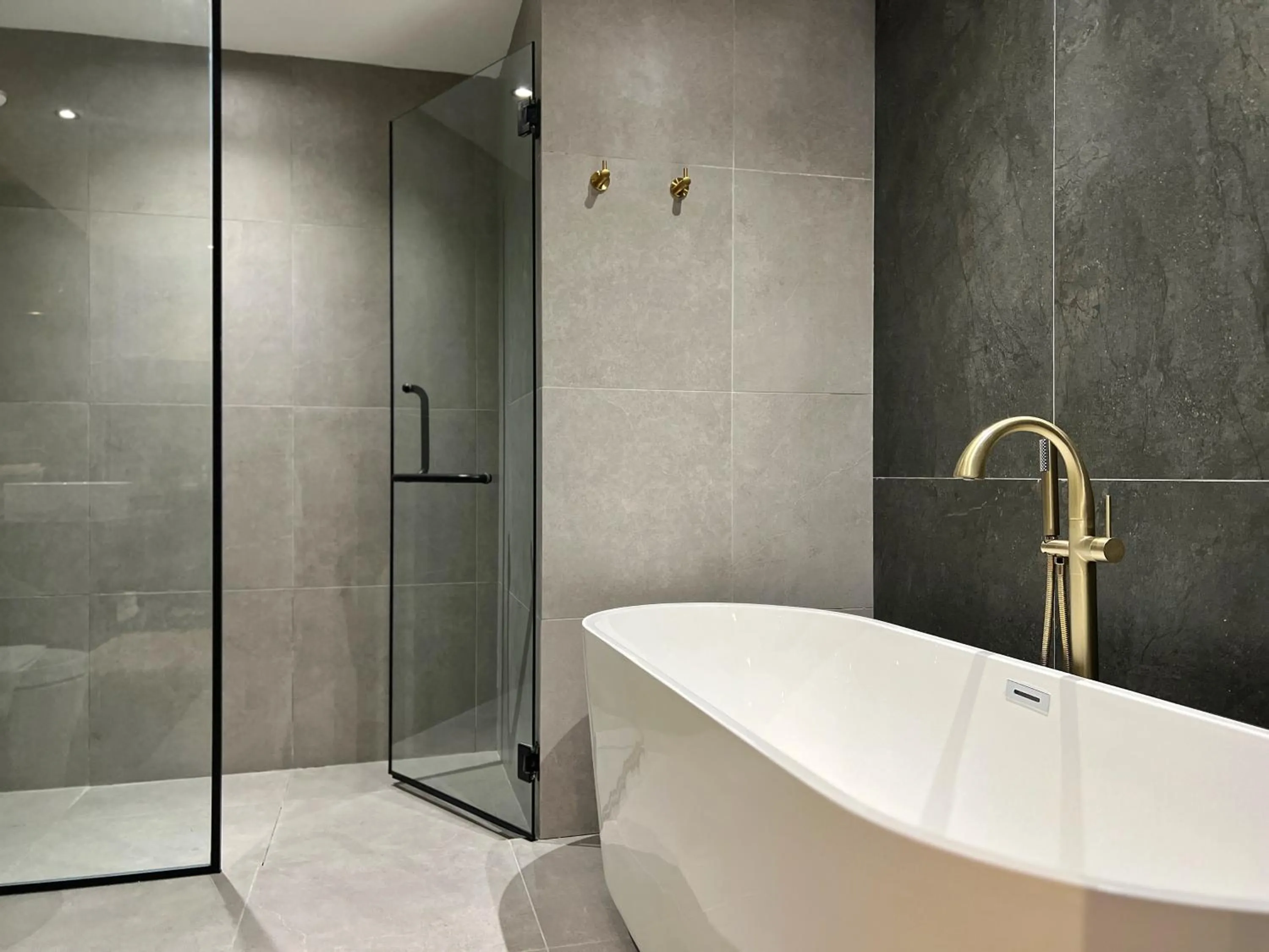 Bath in Crystal Crown Hotel Kuala Lumpur