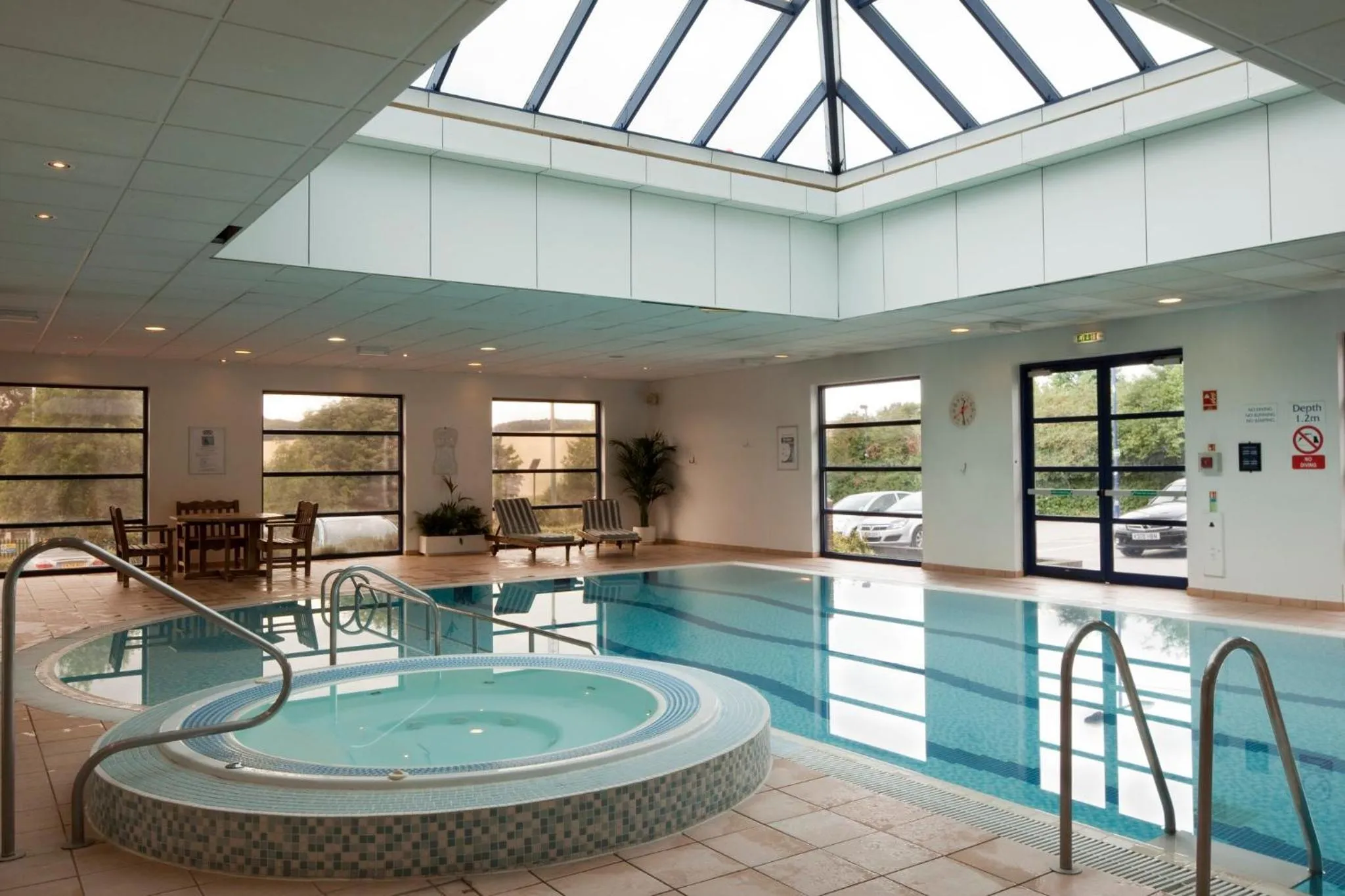 Swimming Pool in Holiday Inn Luton South - M1 Junction 9