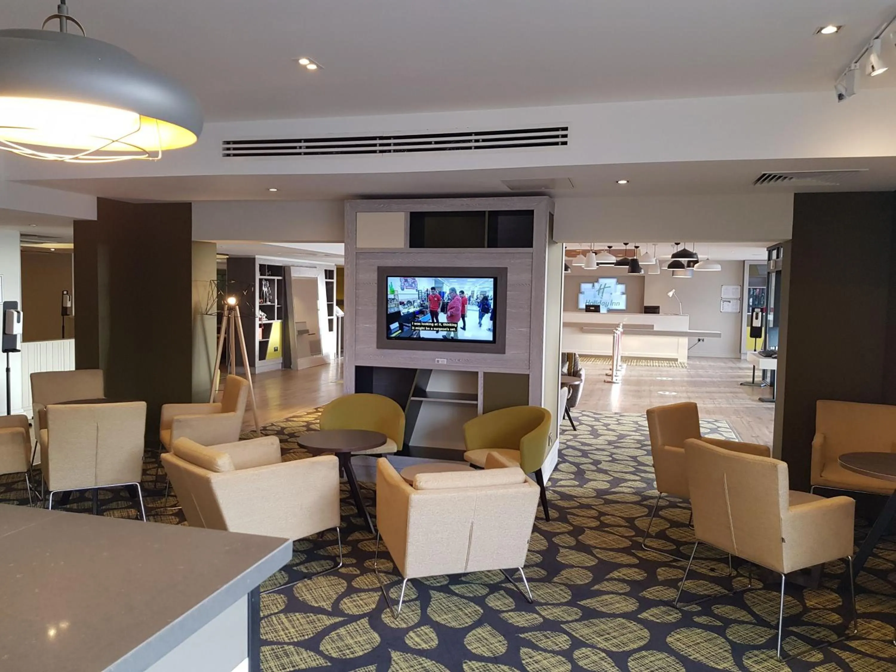 Lounge or bar, Lounge/Bar in Holiday Inn Luton South - M1 Junction 9
