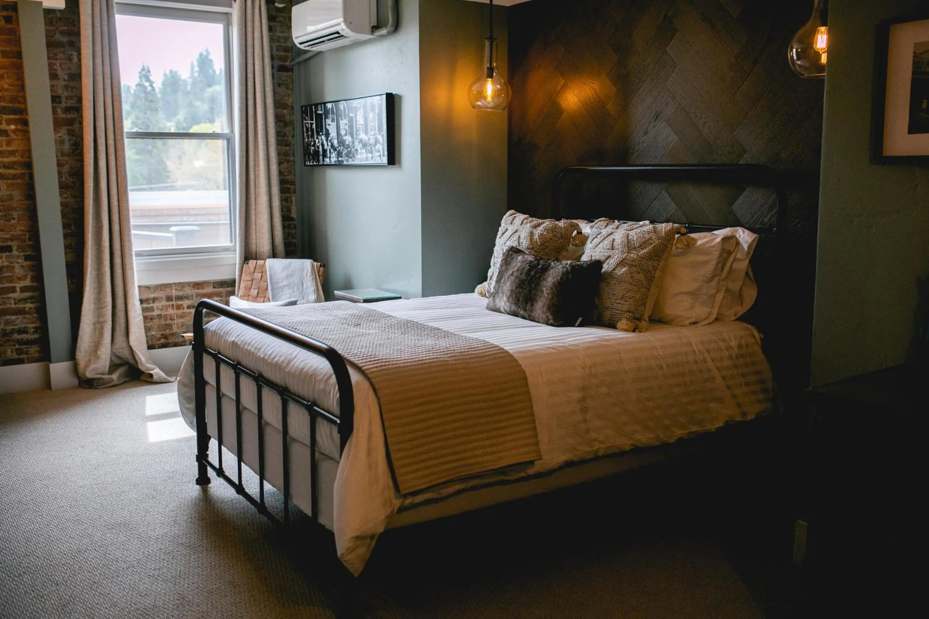 Basic Triple Room in Historic Jacksonville Inn