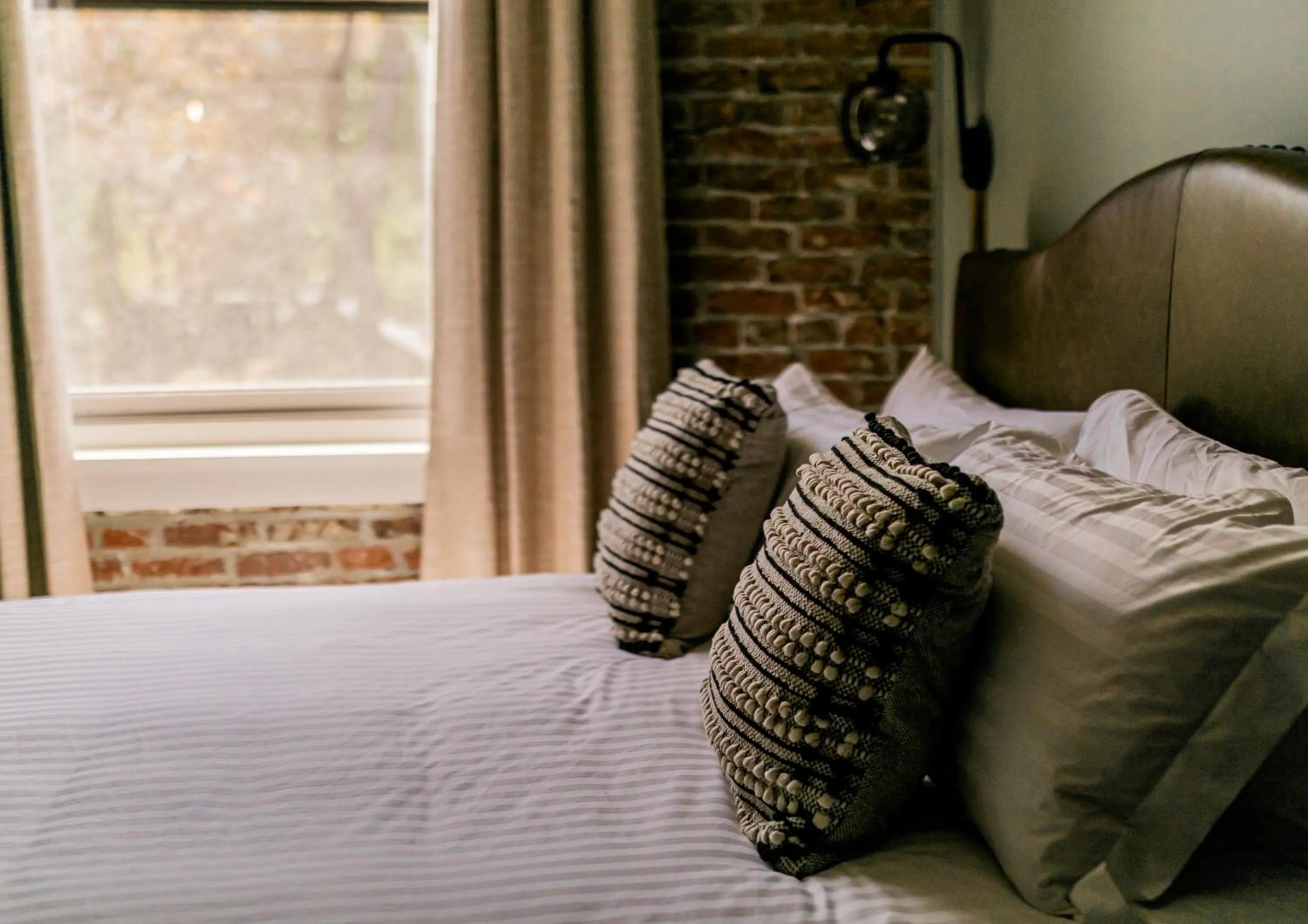 King Room in Historic Jacksonville Inn