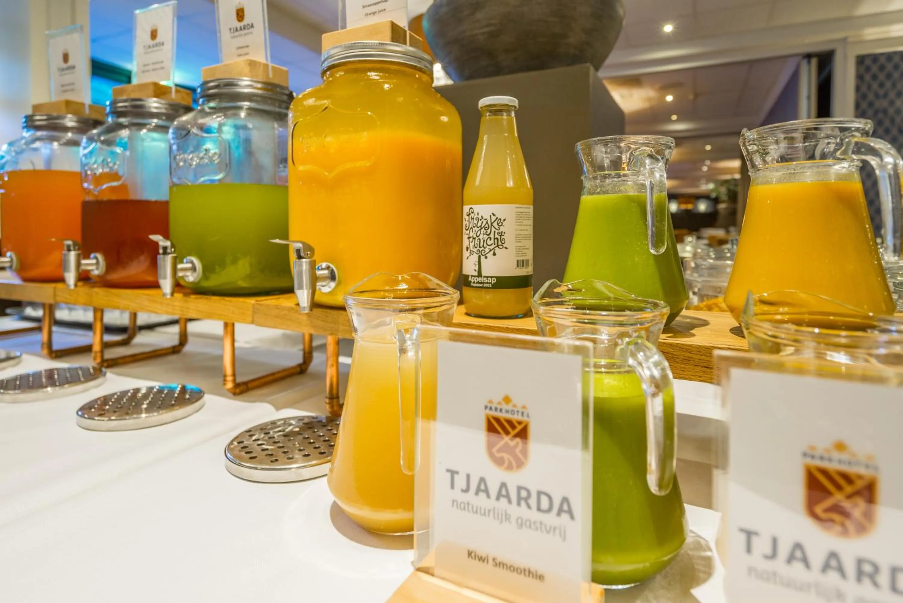 Breakfast in Parkhotel Tjaarda