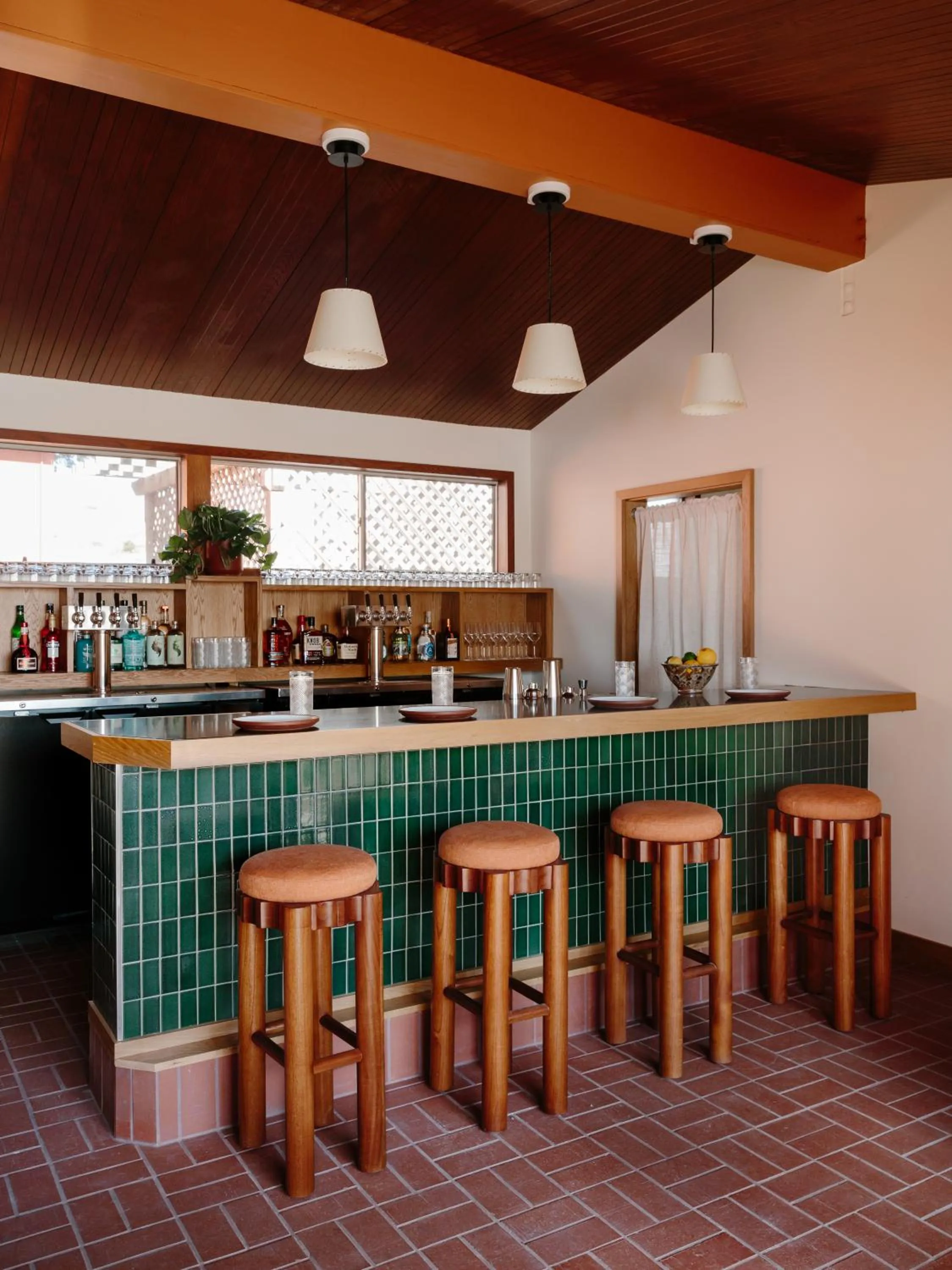 Restaurant/places to eat in Lodge At Marconi