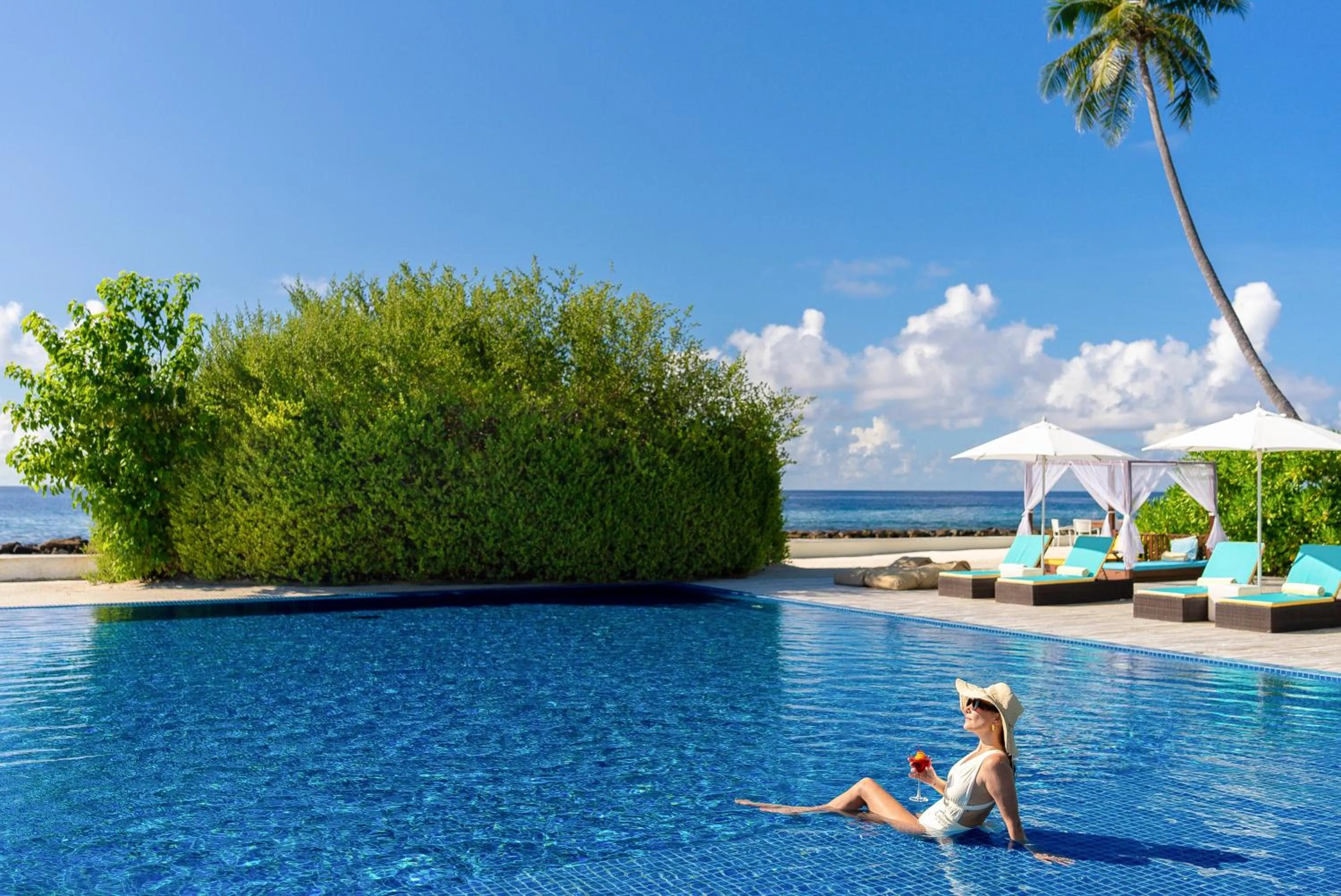 Swimming pool in Atmosphere Kanifushi - Premium All Inclusive with Free Transfers