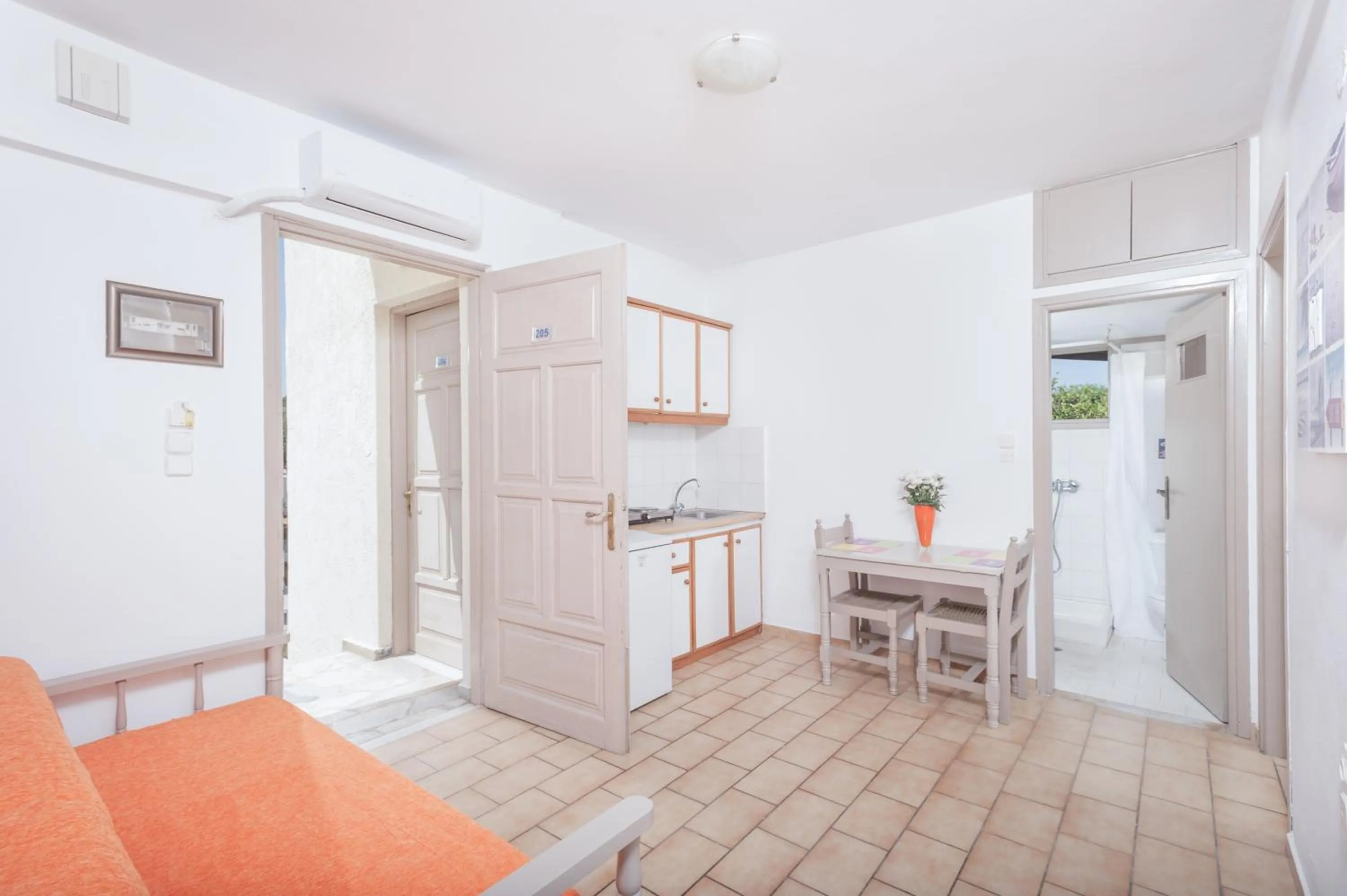 Panorama-Seaview Studios & Apartments