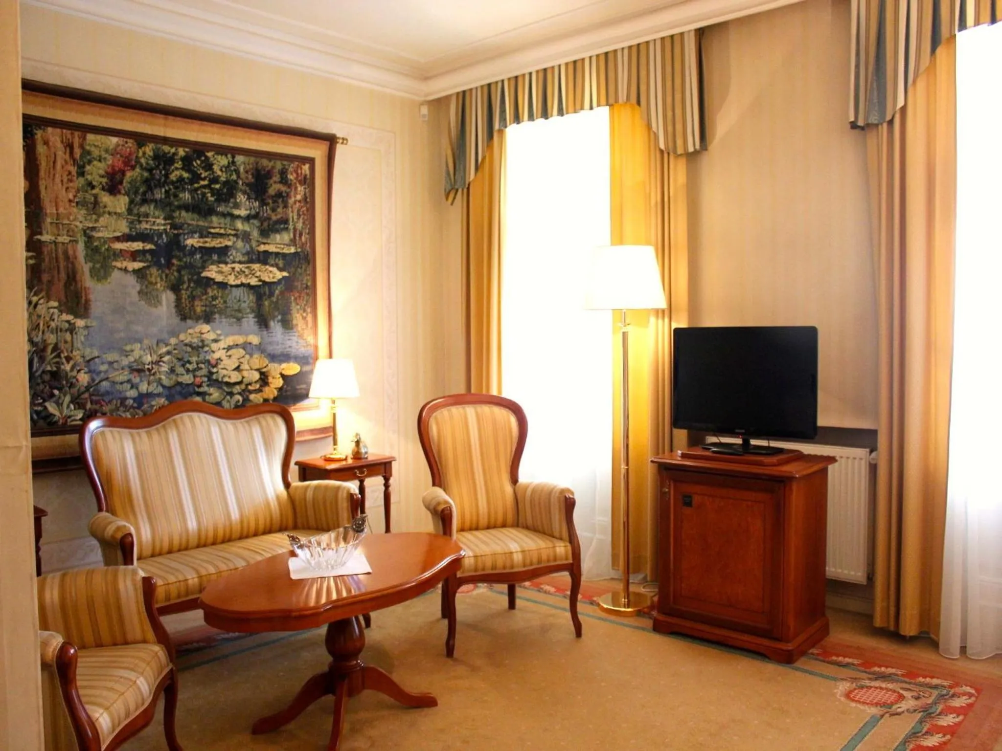 TV and multimedia in Rezydencja Willa Park & Restauracja