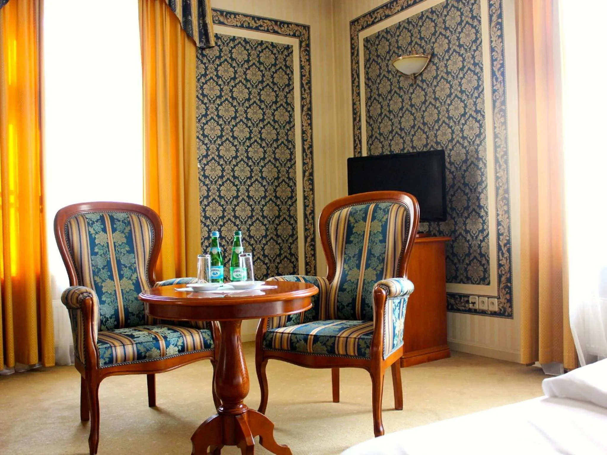 TV and multimedia in Rezydencja Willa Park & Restauracja