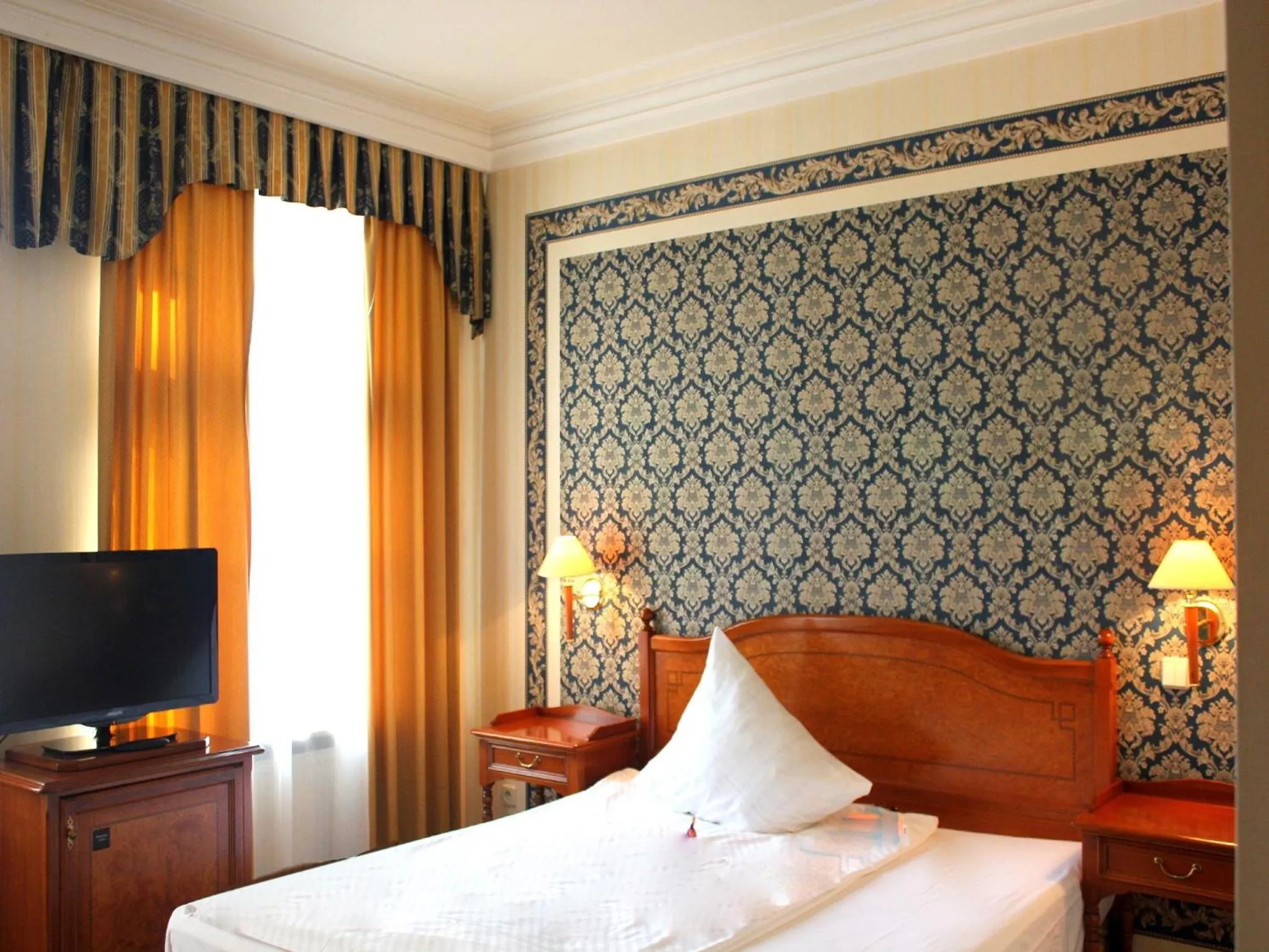 Bed in Rezydencja Willa Park & Restauracja